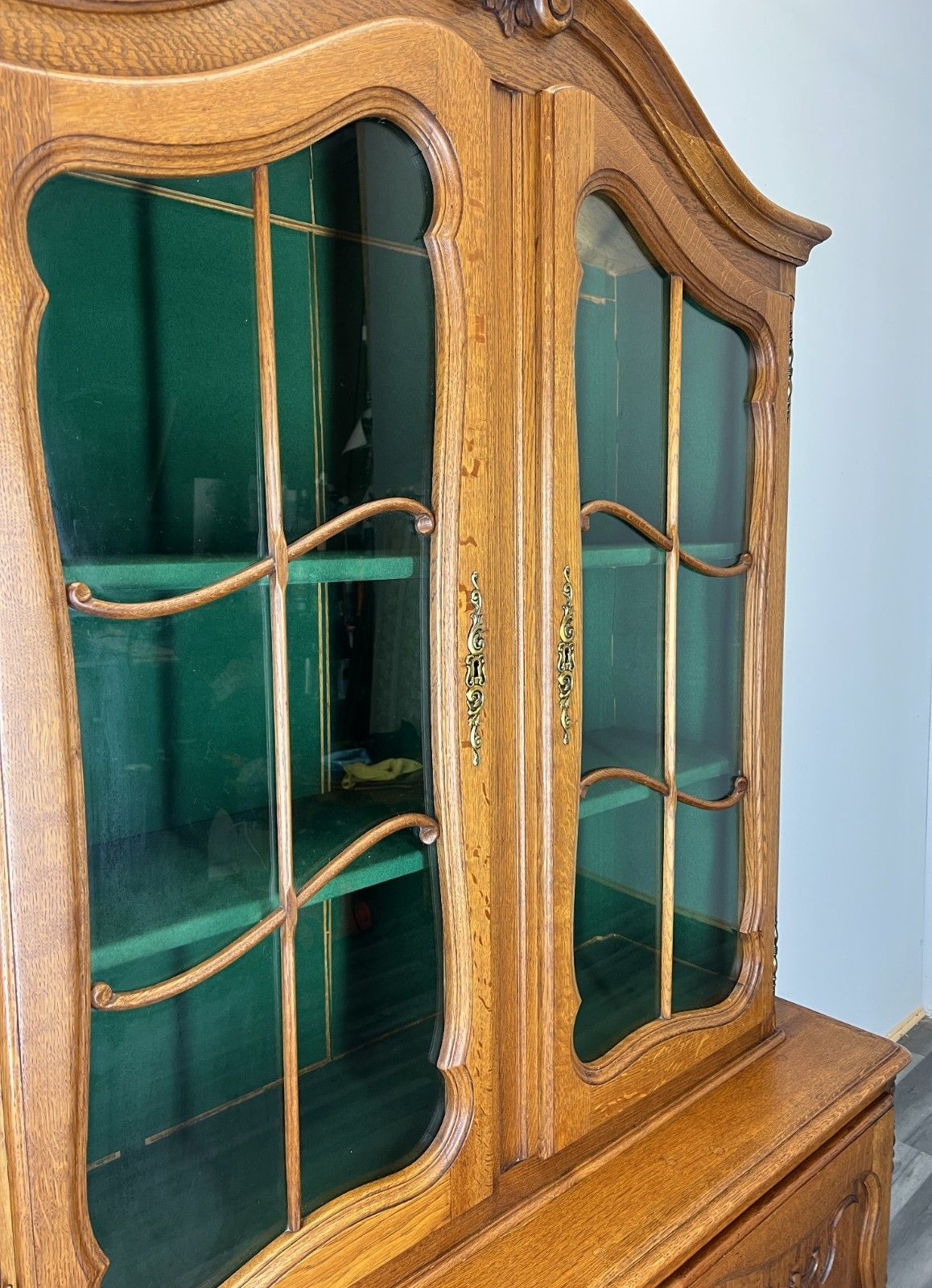 photo furniture Bookcase Vintage French Louis XIV Style Oak Display Cabinet Sideboard Lot 4477