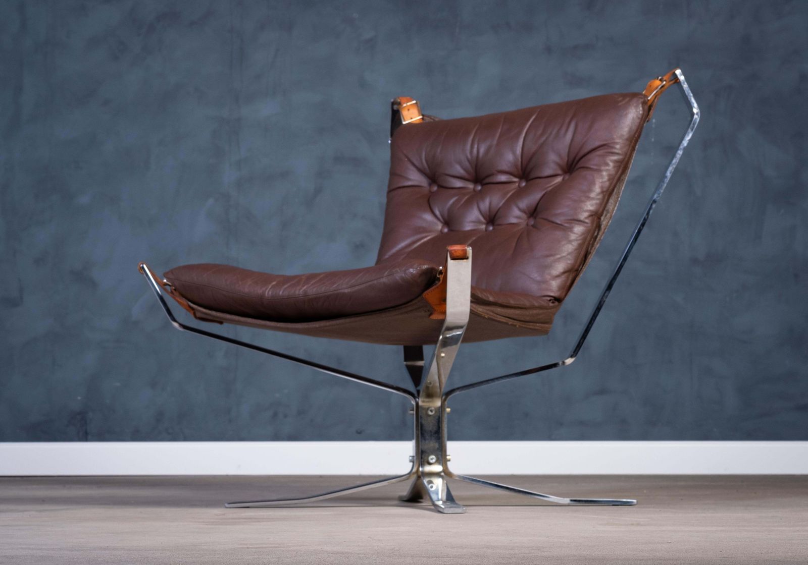 Pair Of 'Superstar' Leather Armchairs With Steel Frame, 1970s photo vintage