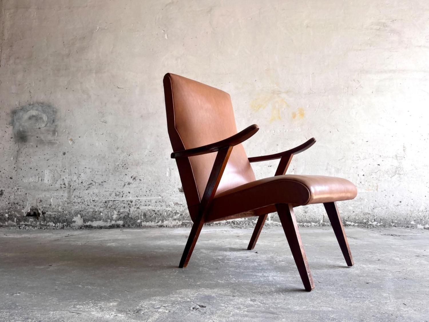 Vintage Modern Armchair photo vinterior
