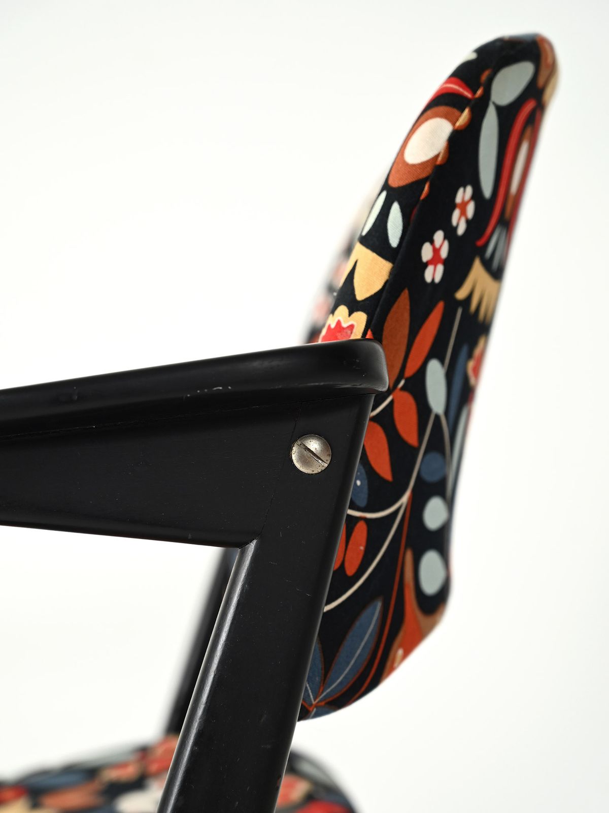 Paar Fauteuils "Triv" Van Bengt Ruda Met Bloemmotief Bekleding photo buy