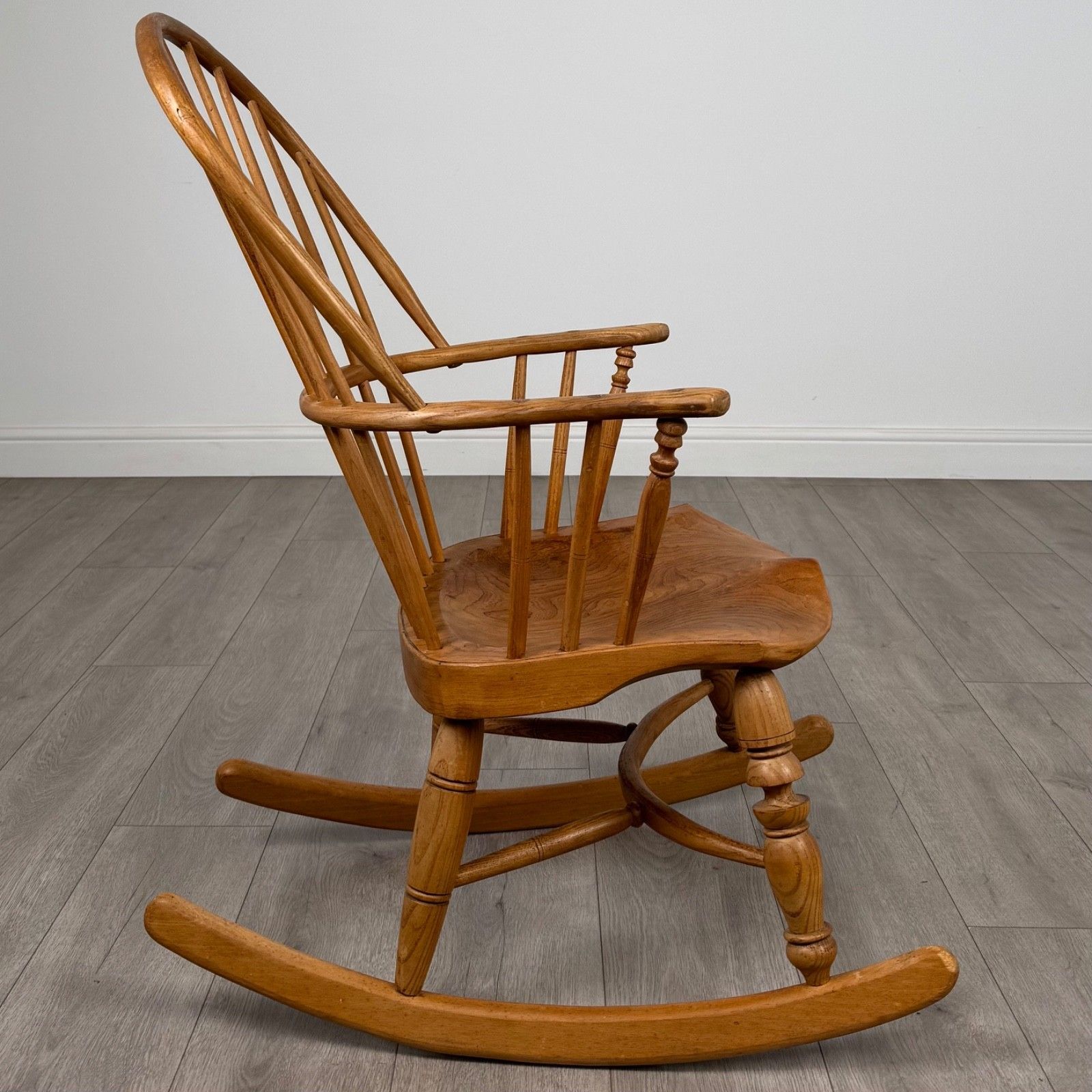 Antique 20th Century Fine Quality Rocking Chair In Ash photo vinterior