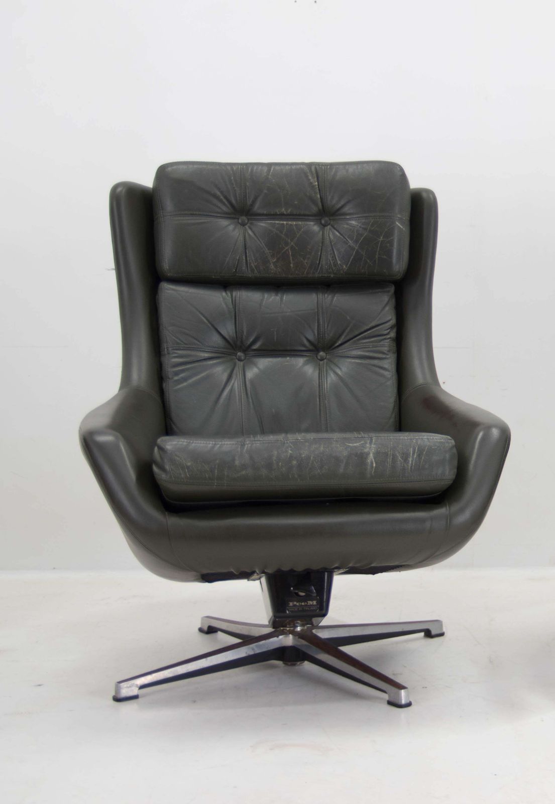 Mid Century Draaiende Schommel Fauteuil, Peem, Finland, Jaren 1970 photo for sale