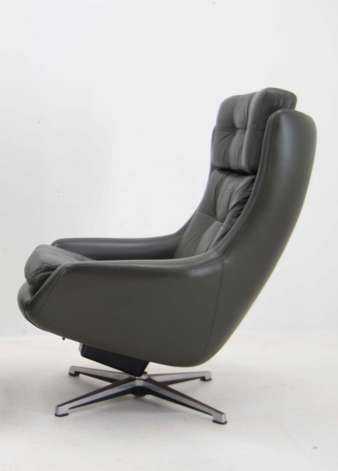 Midcentury Swivel Rocking Armchair, Peem, Finland, 1970s photo furniture