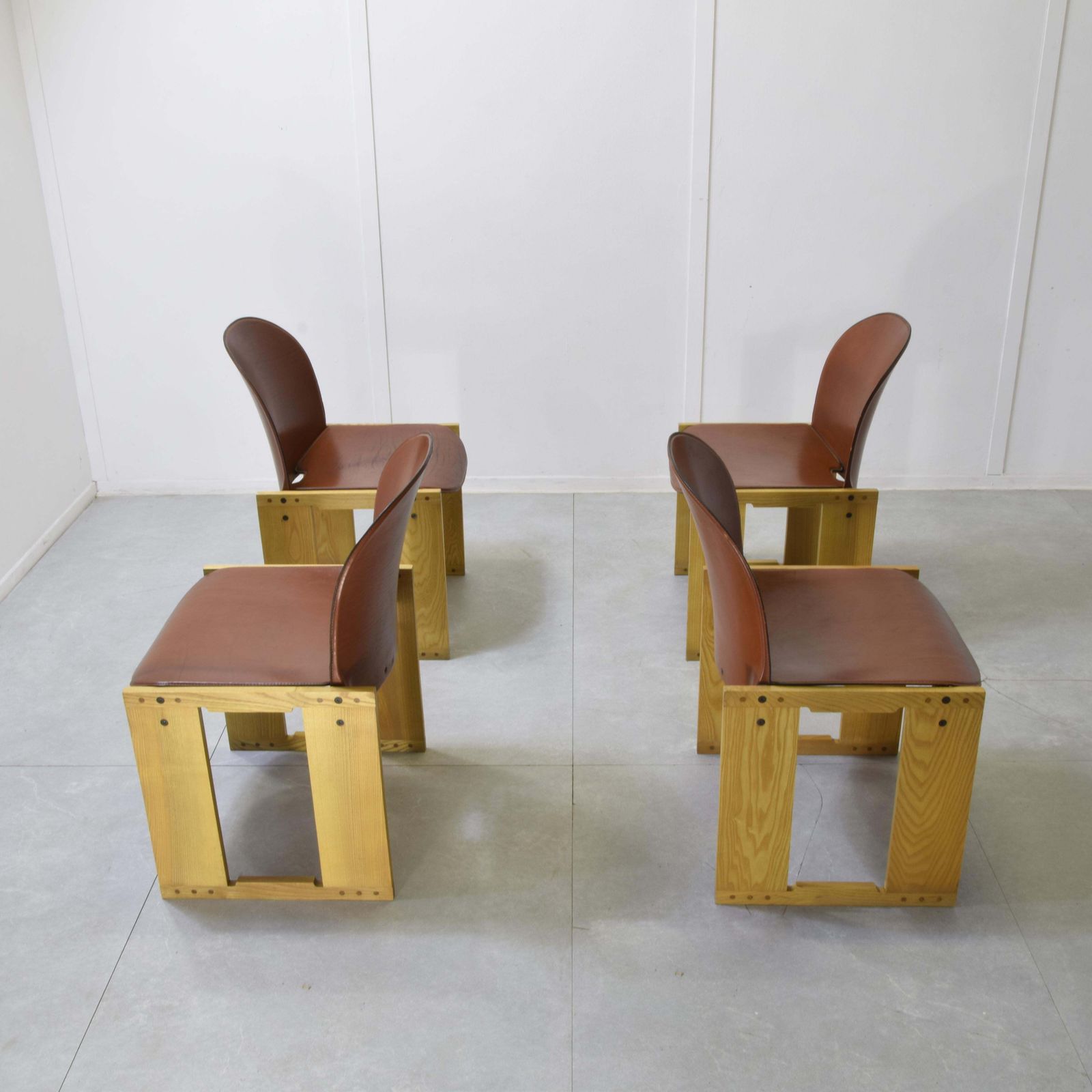 Afra Tobia Scarpa Dialogo Set Of Four Dialogo Chairs 1970s. photo vinterior