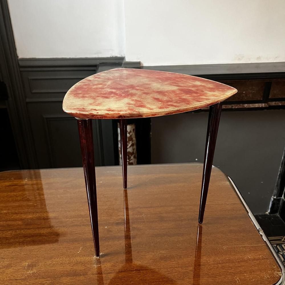 Salontafel In Rood Gelakt Geitenleer Van Aldo Tura, Italië, Ca. Jaren 1950 photo furniture