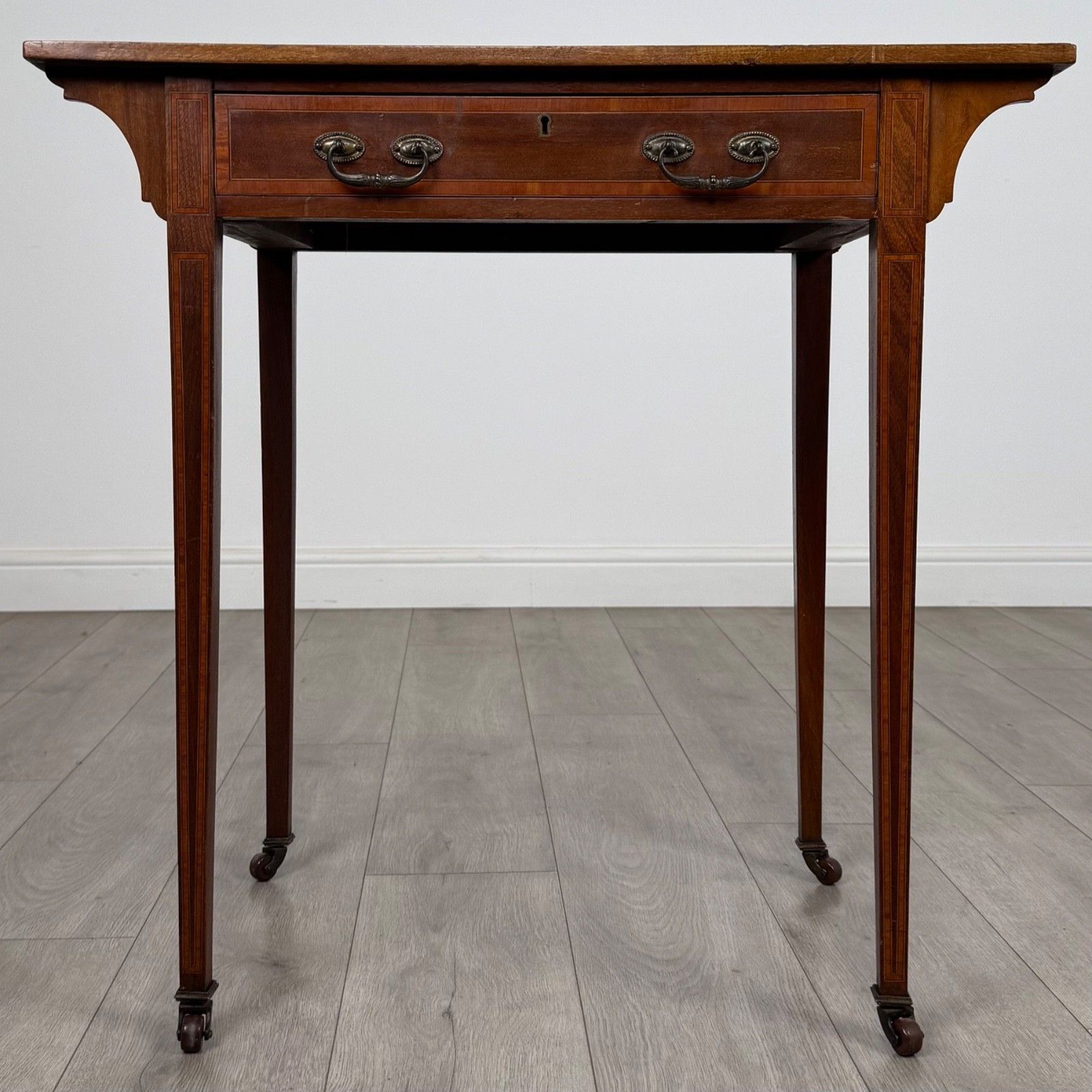 Antique 20th Century Cross Banded Writing Table In Mahogany