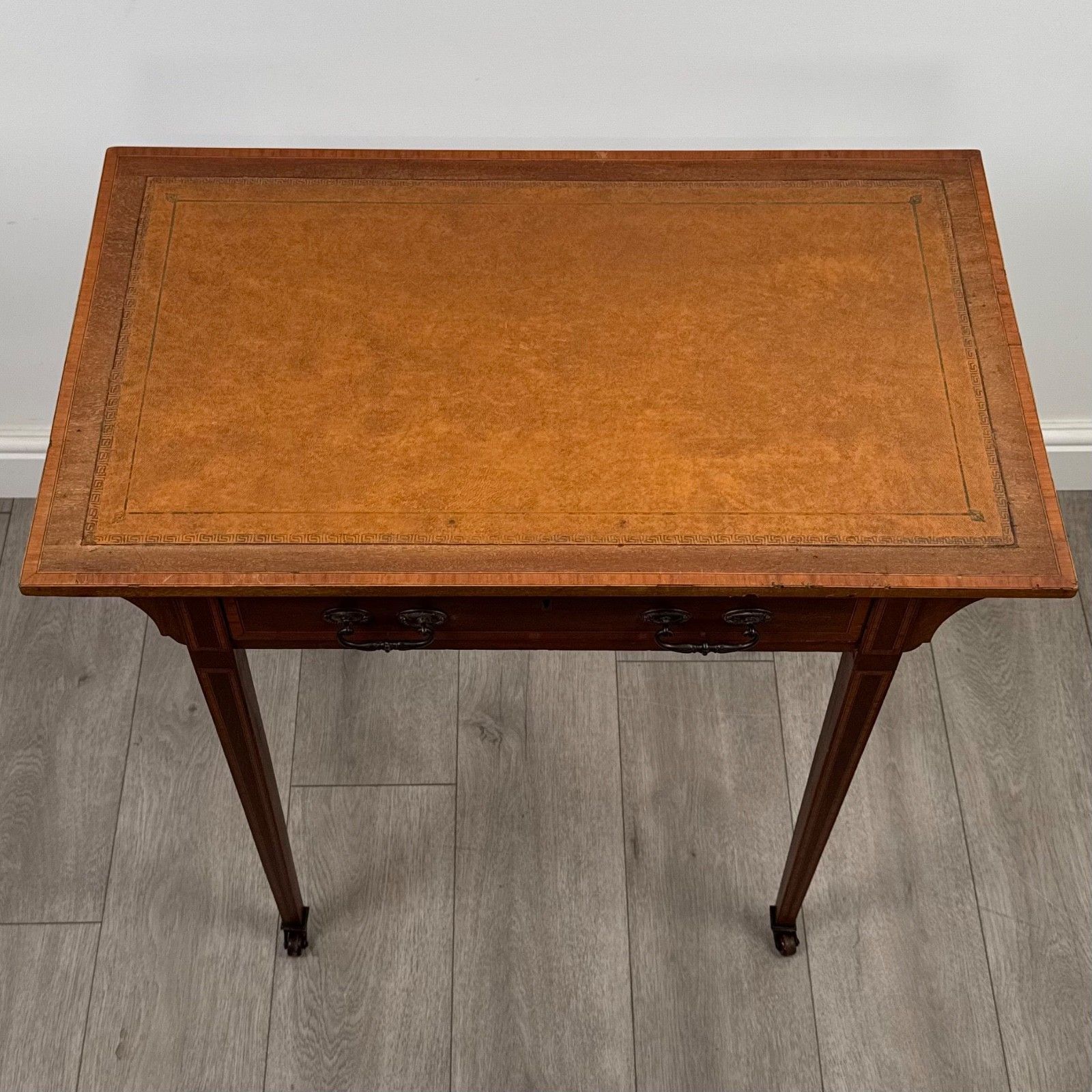 photo furniture Antique 20th Century Cross Banded Writing Table In Mahogany