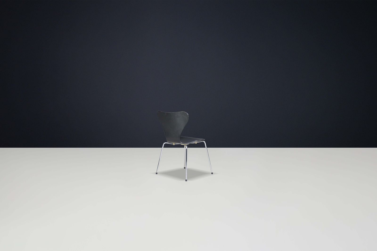 Scandinavian Black Arne Jacobsen For Fritz Hansen 3107 Series 7 Dining Chair photo vinterior