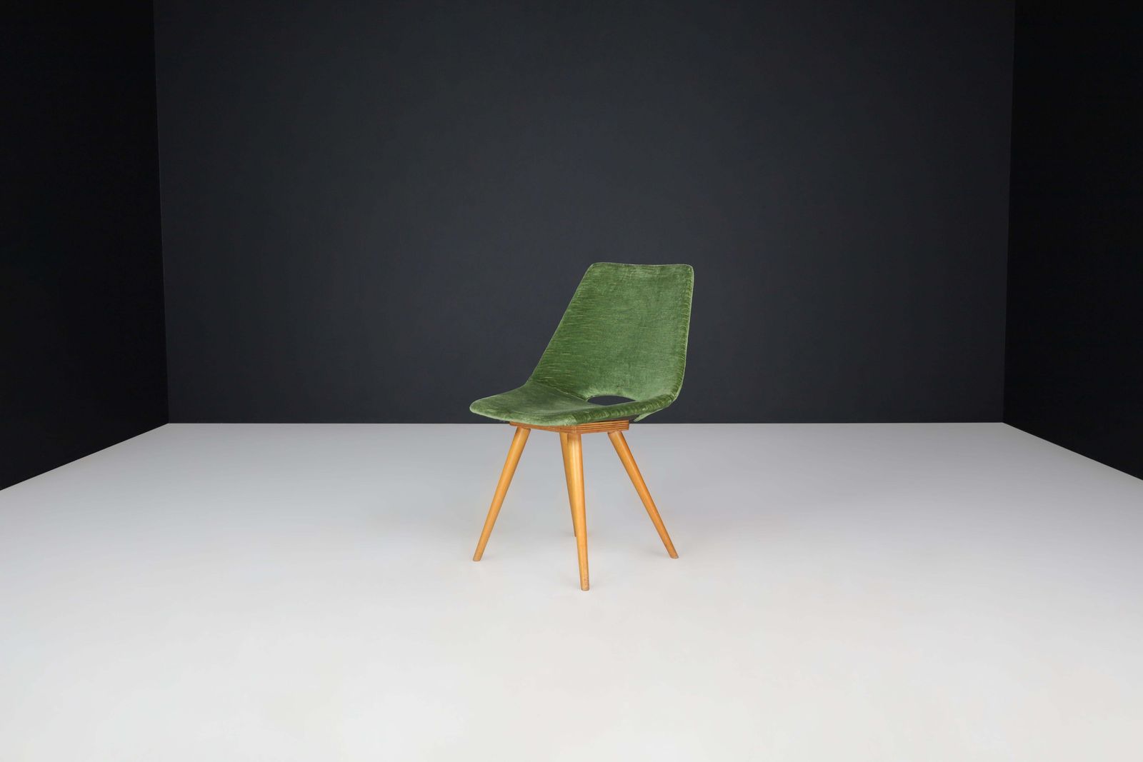 photo furniture Set Of 4 Original Thonet Dining Chairs In Green Velvet, 1950s
