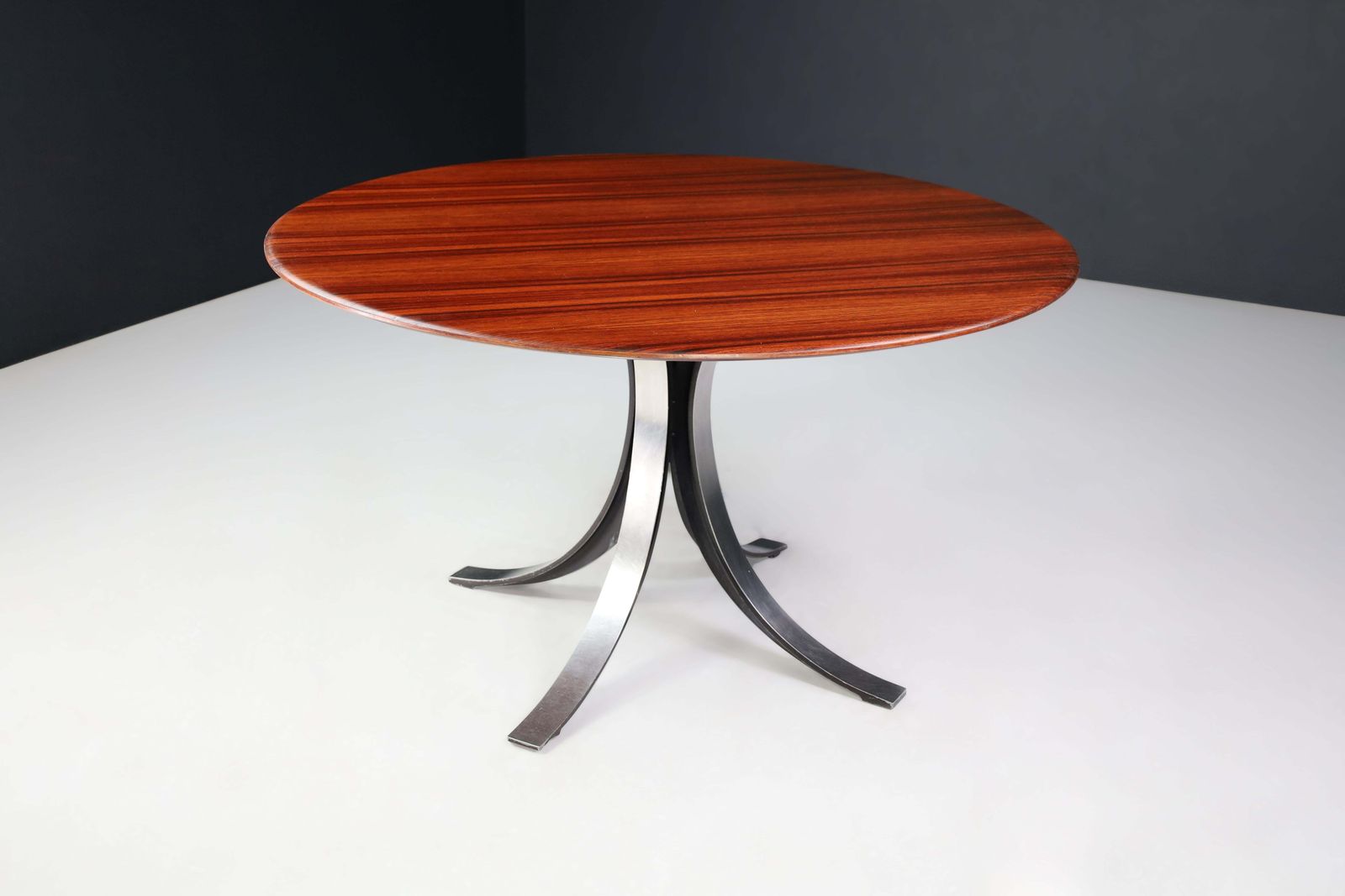 Osvaldo Borsani And Eugenio Gerli For Tecno Round Dining Table In Walnut & Steel photo vinterior