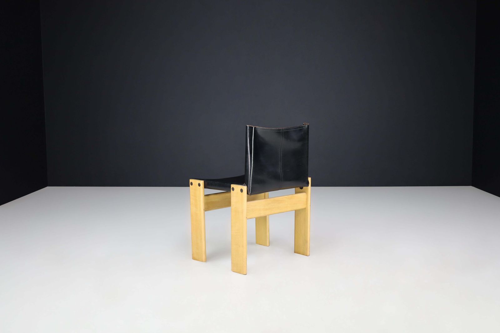 photo vintage Afra & Tobia Scarpa Black Leather "Monk" Dining Room Chairs For Molteni Set Of 4