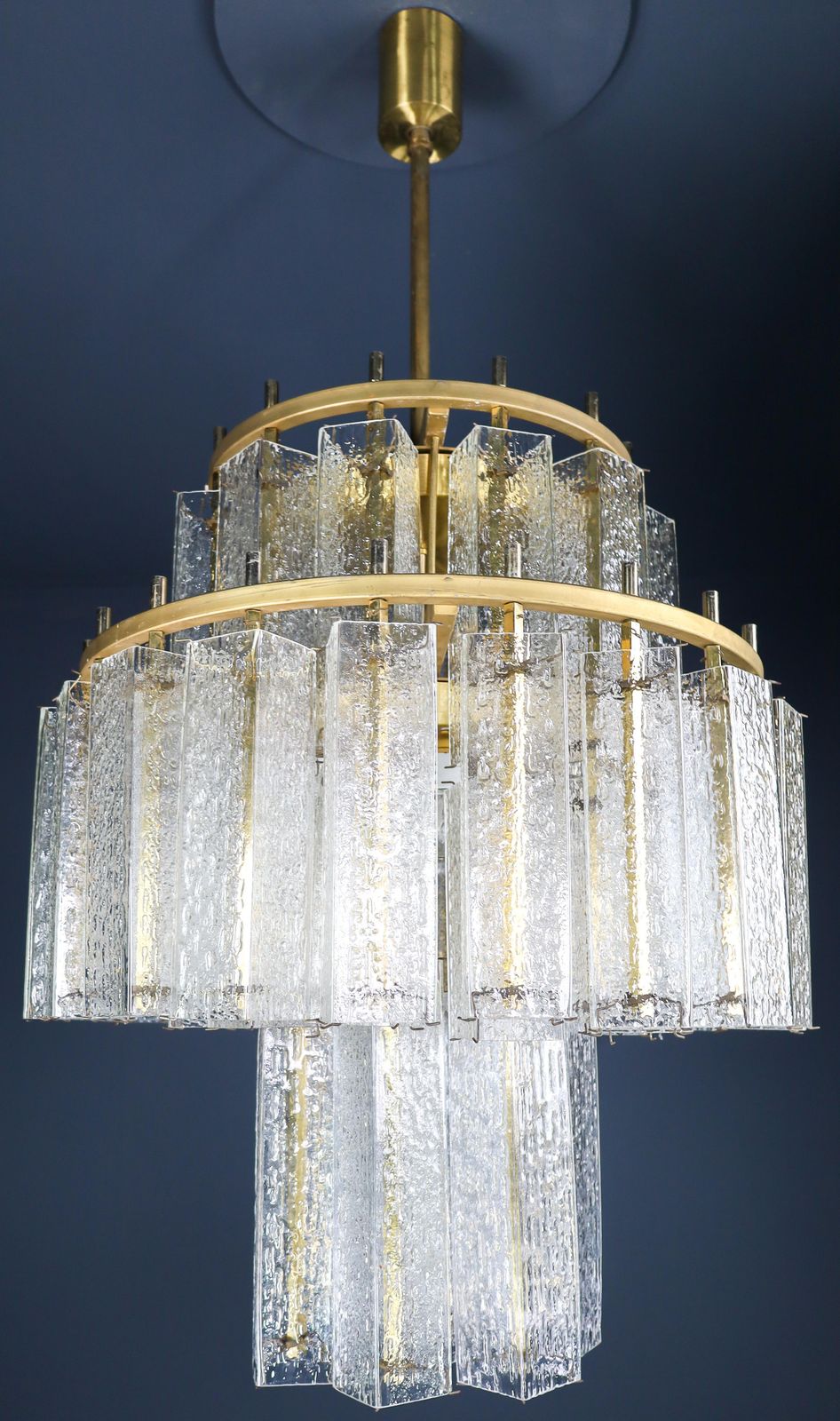 7033.0 Le Grande Xl Midcentury Chandelier In Brass & Structured Ice Glass, Austria 1950 photo
