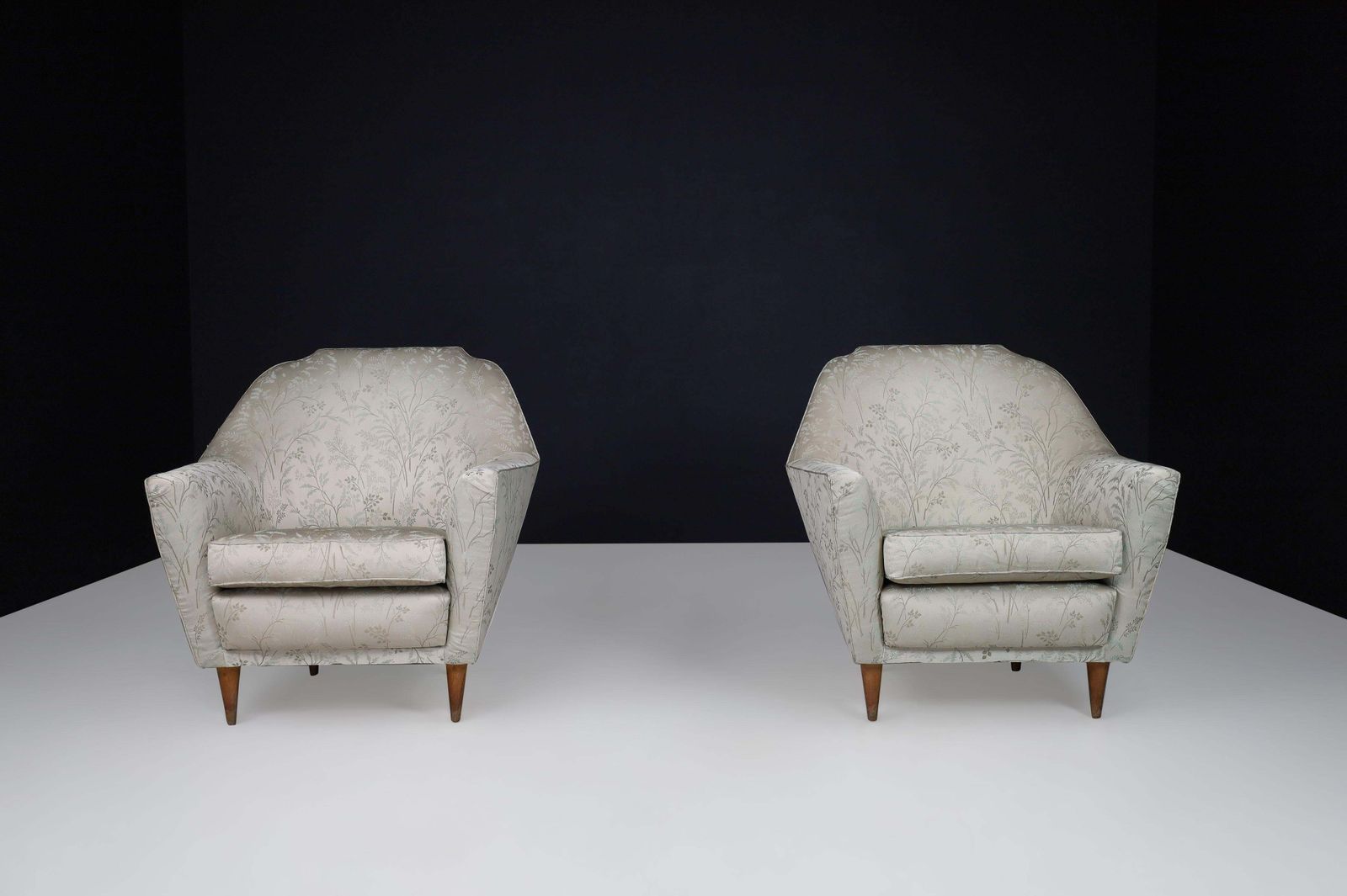 Mid Century Armchairs In Fabric And Tapered Wooden Legs, Italy 1950s photo vinterior