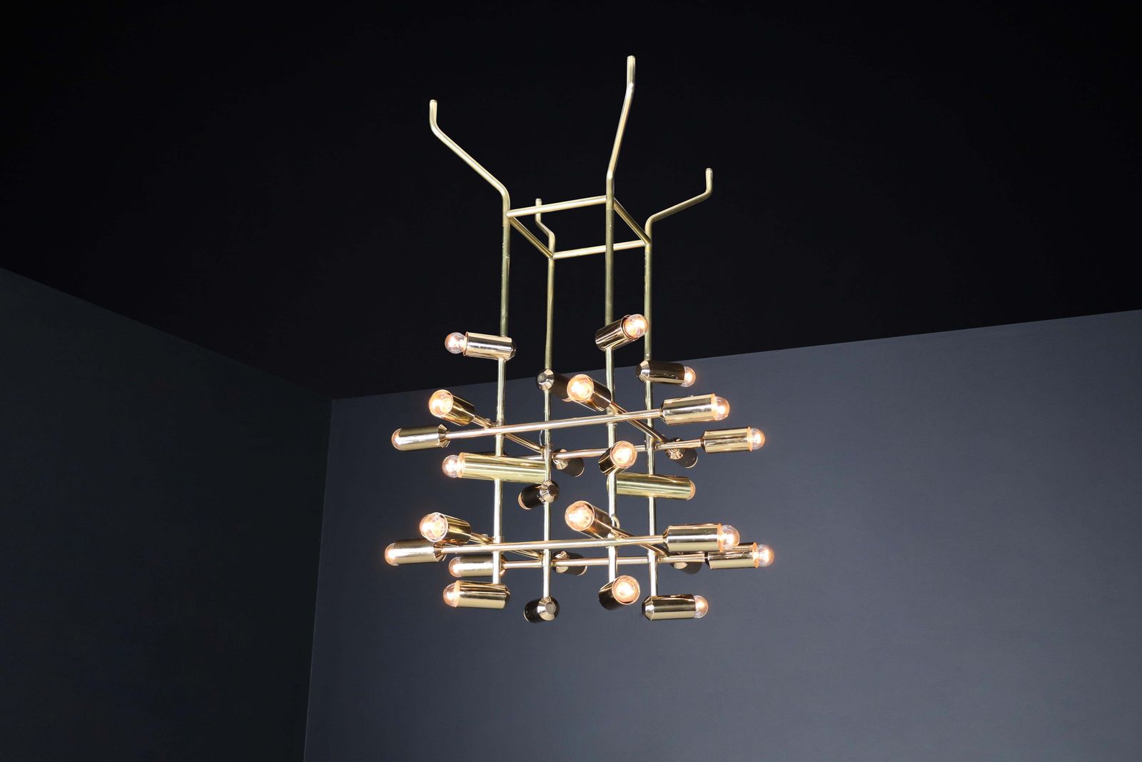 photo vintage Mid Century Brass Chandelier Wit 28 Lights, Switzerland 1960s.