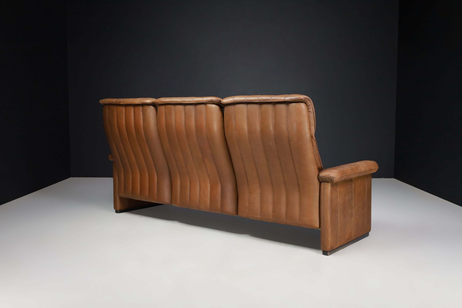 De Sede Ds 86 Patinated Leather Sofa, Switzerland, 1970s photo Furniture