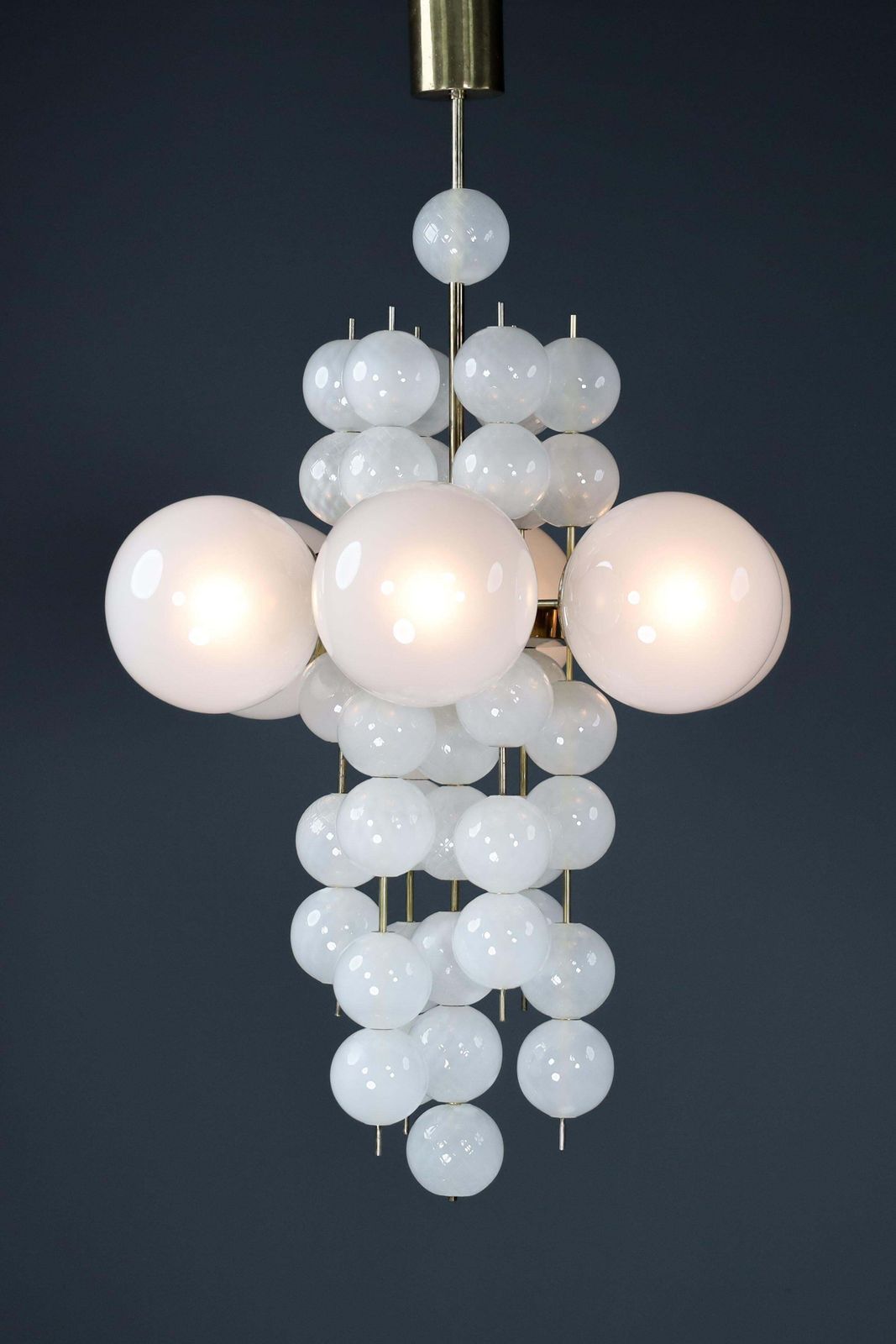 4618.0 Xl Hotel Chandelier With Brass Fixture And Hand Blowed Frosted Glass Globes photo