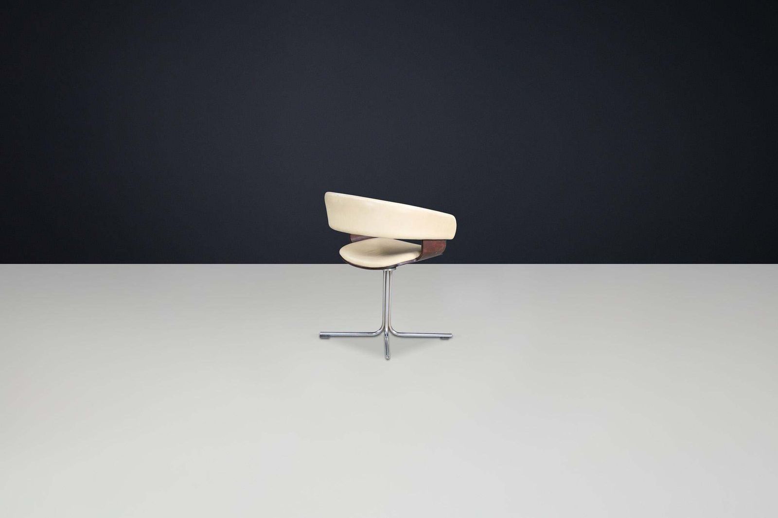 Modern Swivel Dining Armchairs By John Coleman For Allermuir, USA, 1990s photo buy