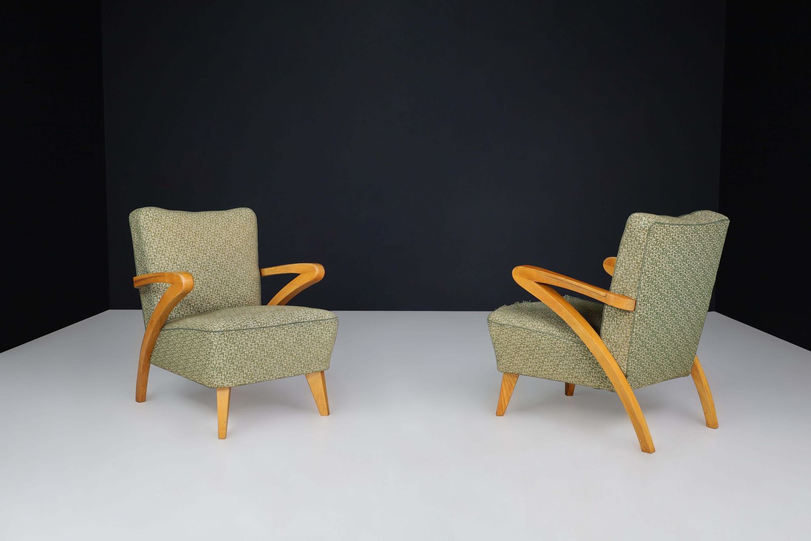 photo vinterior Pair Of Art Deco Armchairs With Original Upholstery, Prague, 1930s