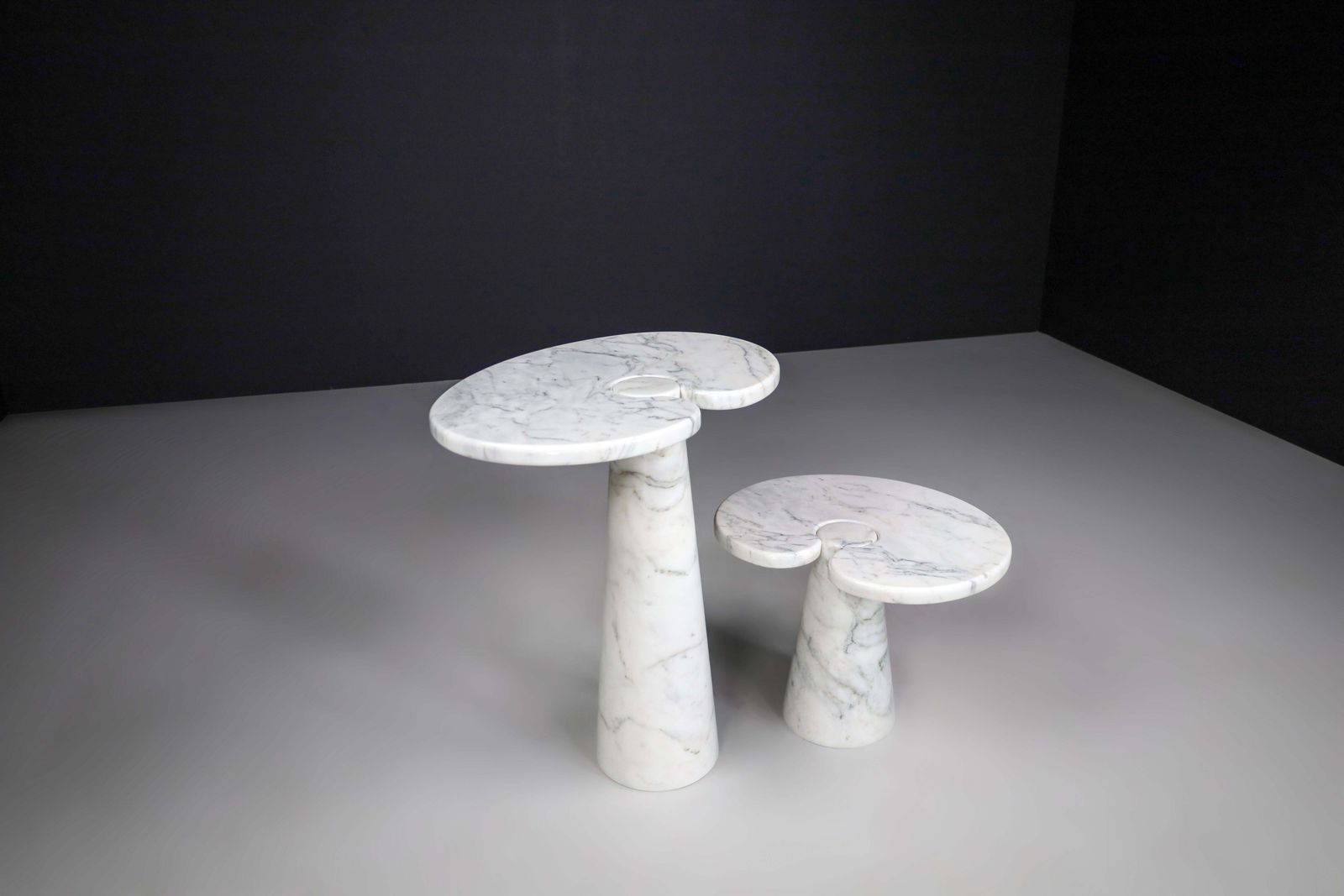 Angelo Mangiarotti For Skipper White Carrara Marble "Eros" Consoles, Italy 1970s photo vinterior