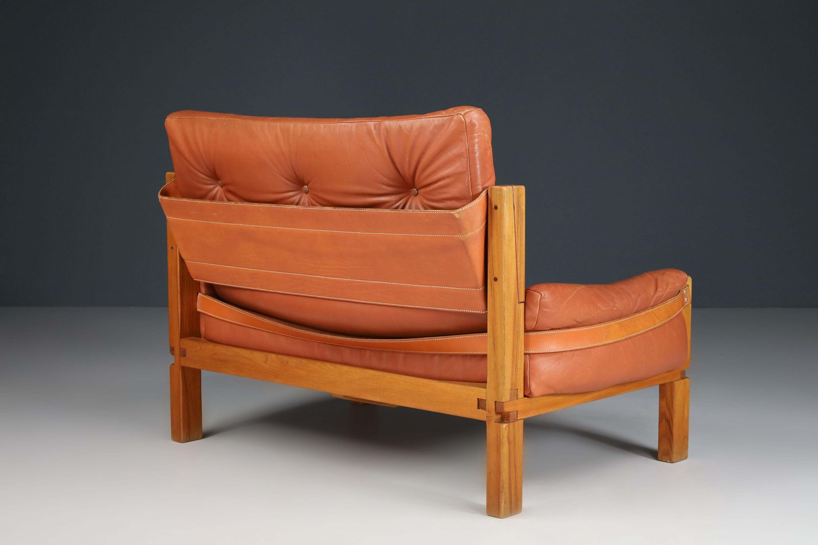 photo for sale Pierre Chapo, S18y “Love Seat” Bench In Elm And Patinated Leather, France, 1970s