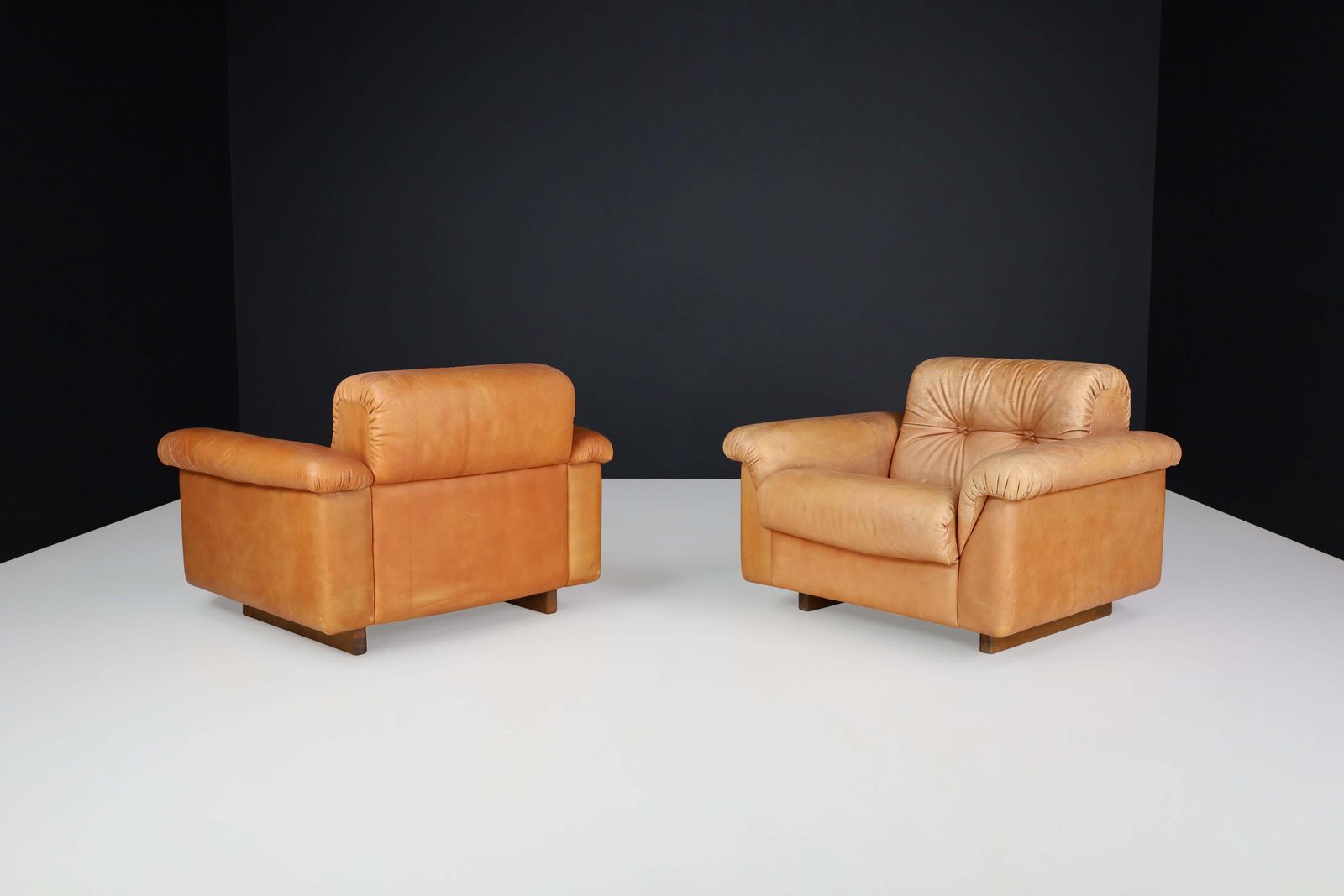 Set Of 2 De Sede Ds 45 Leather Lounge Chairs, Switzerland, 1970s photo vinterior