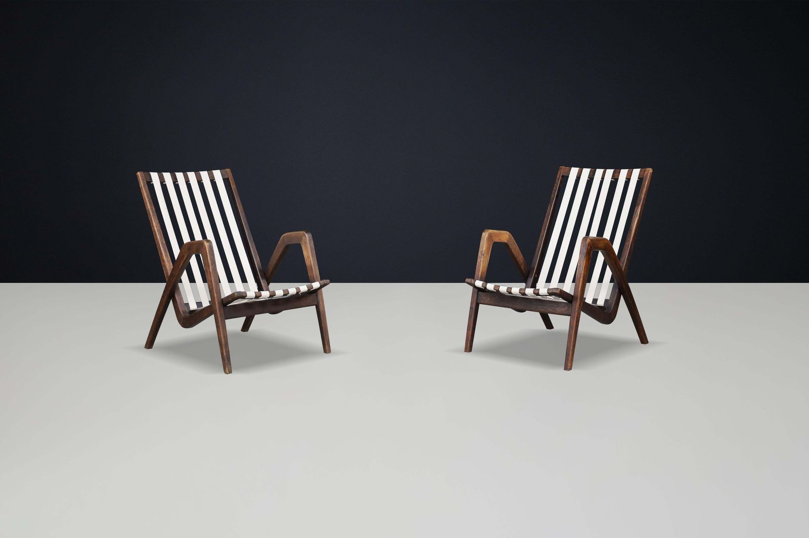 Rare Pair Of Jan Vaněk Sculptural Oak Lounge Chairs, 1940s Czech Modernism photo vintage