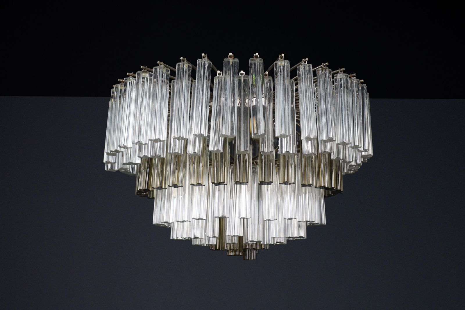 photo vintage Large Two Colored Six Tier Crystal Venini Chandelier From Italy, 1960s.