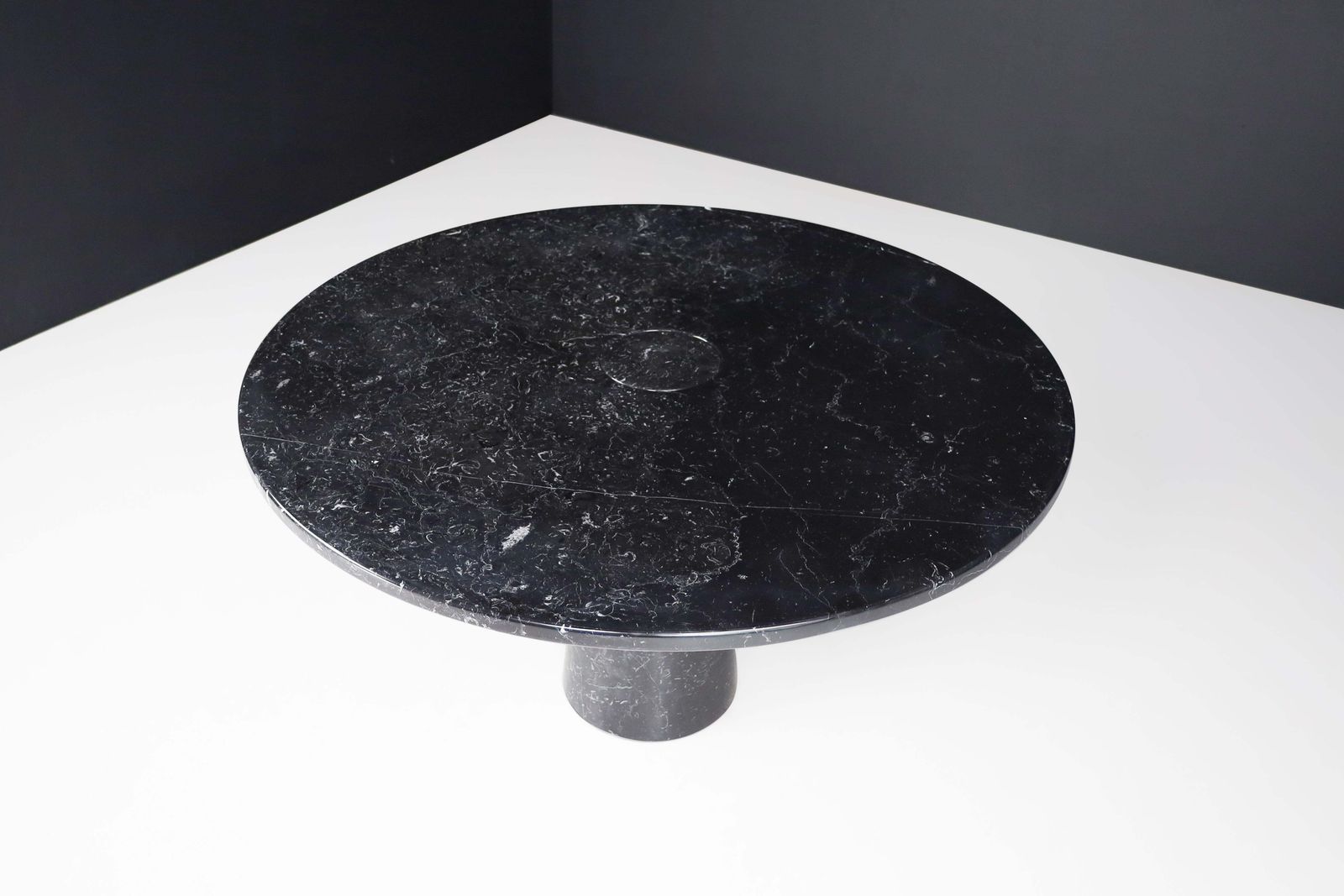 photo for sale Angelo Mangiarotti For Skipper 'Eros' Round Dining Table In Marquina Marble