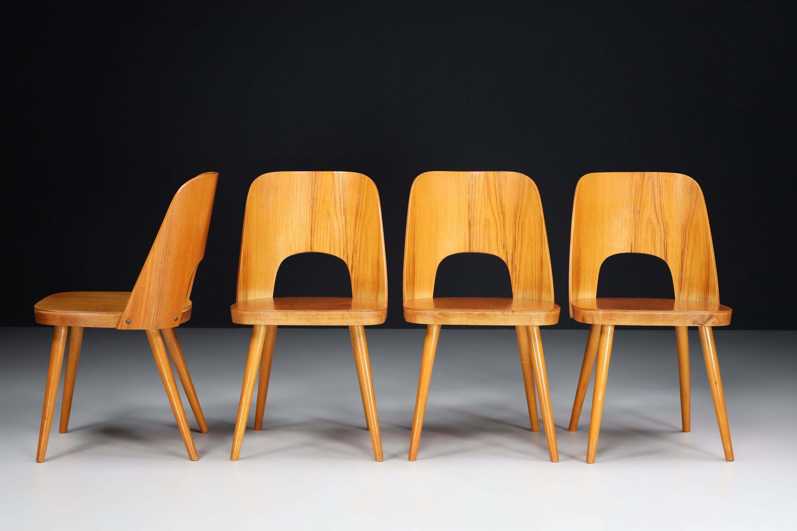photo furniture Oswald Haerdtl Set Of Four Chairs, The 1950s