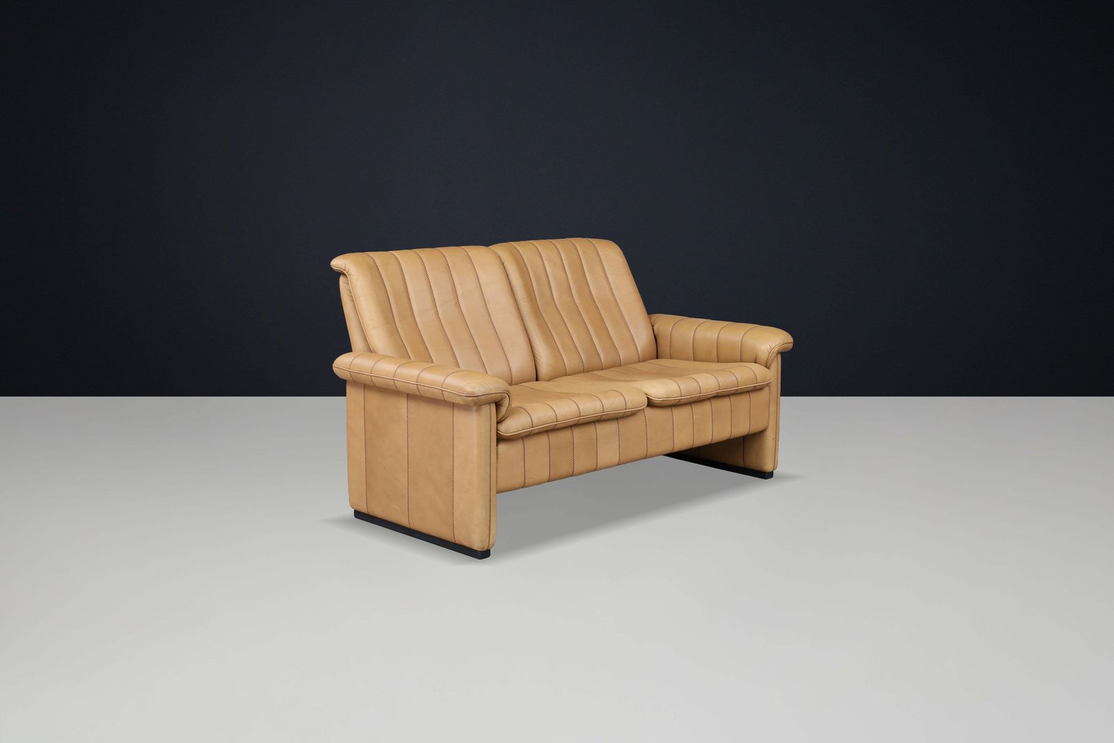 Set Of Three De Sede Ds 83 Sofas In Tan Leather, Switzerland, 1970s photo Furniture