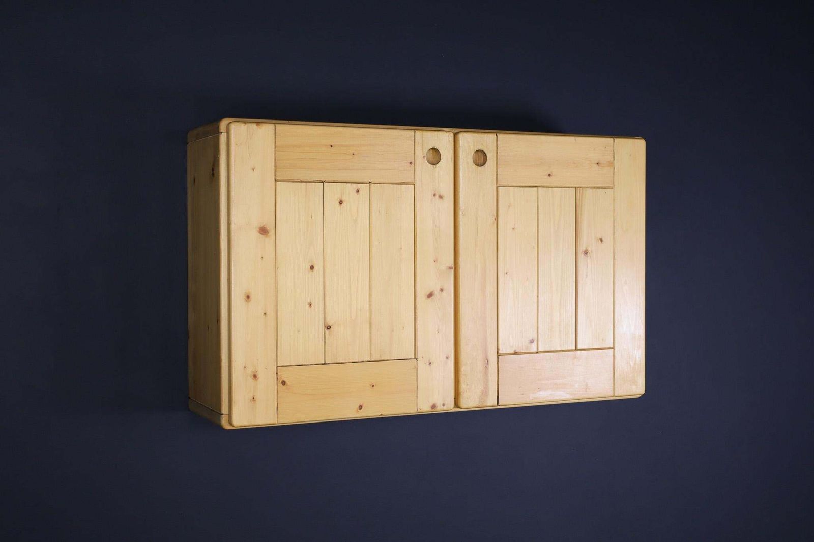 Mid Century Modern Charlotte Perriand Pine Hanging Cupboard For Les Arcs, France photo vinterior