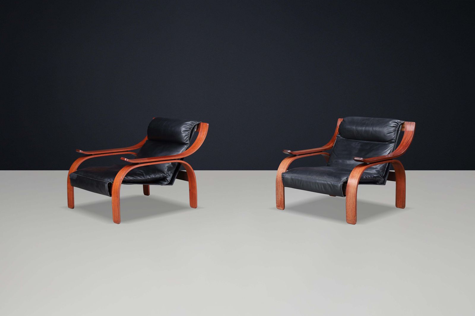 photo furniture Pair Of 1962 Italian Mid Century Modern Lounge Chairs By Marco Zanuso For Arflex