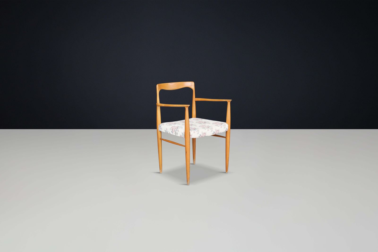Set Of Dining Chairs By Sedláček & Vyčítal, Czechoslovakia, 1970s — 24 Available photo vinterior