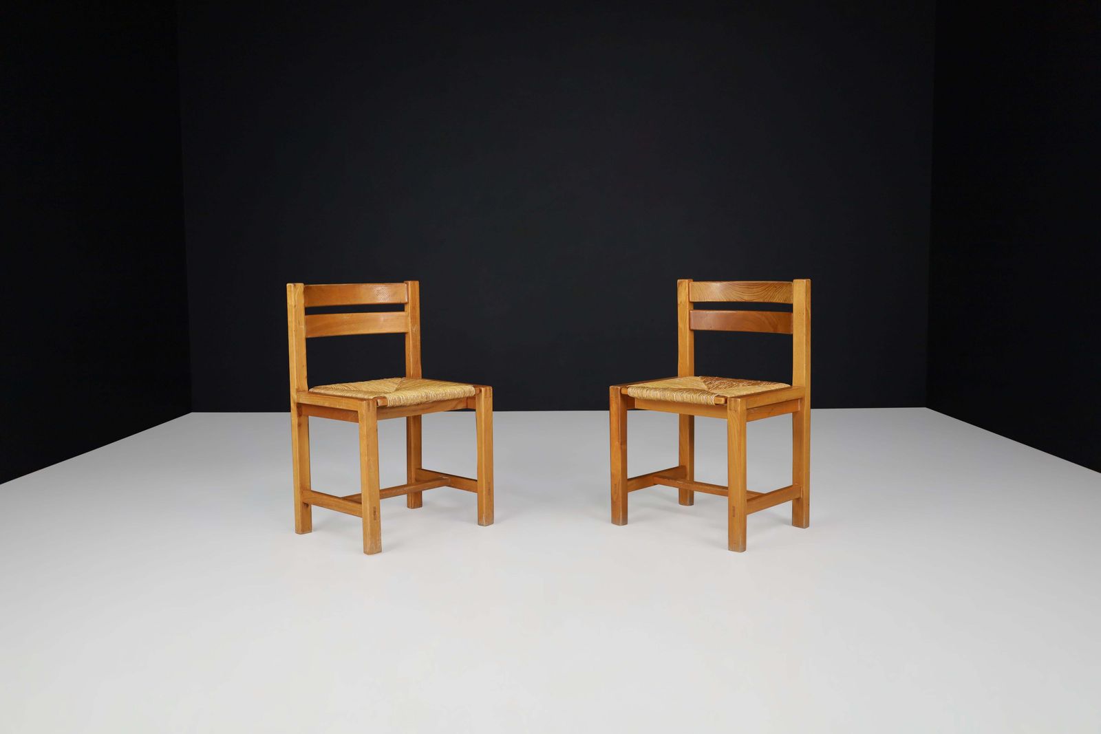Set Of 4 Mid Century Modern Elm And Rush Dining Chairs By Maison Regain, France photo vintage