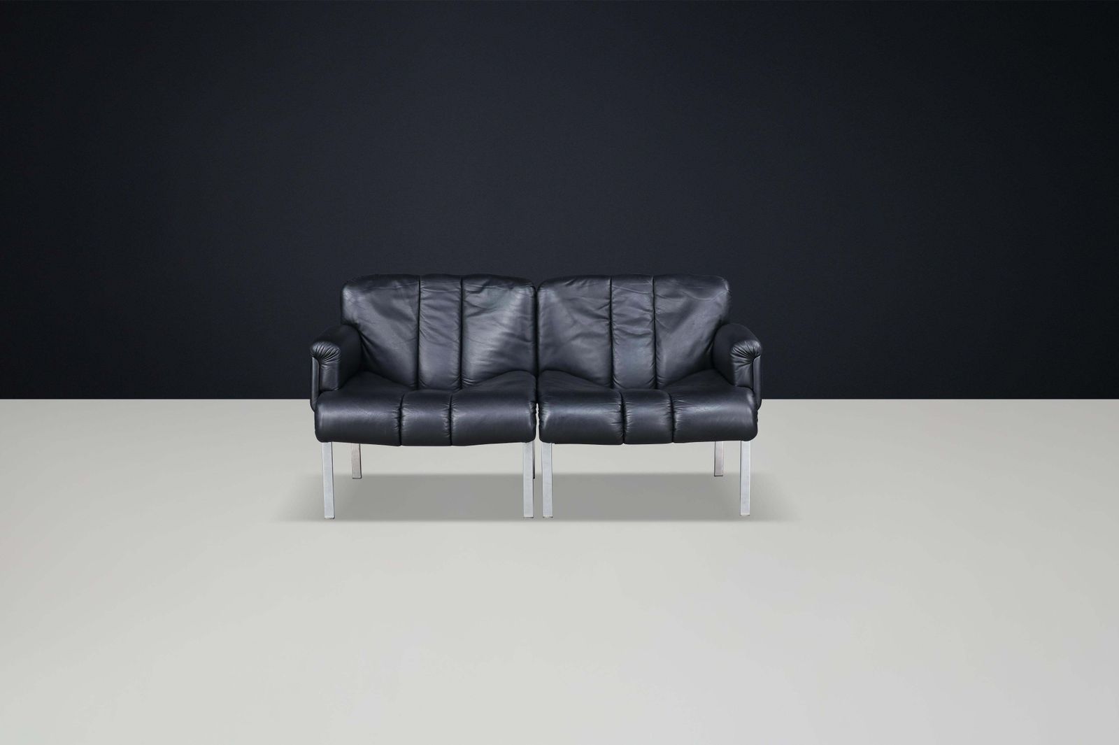 Hans Eichenberger For Girsberger ‘Eurochair’ In Black Leather, Switzerland, 1970 photo Furniture