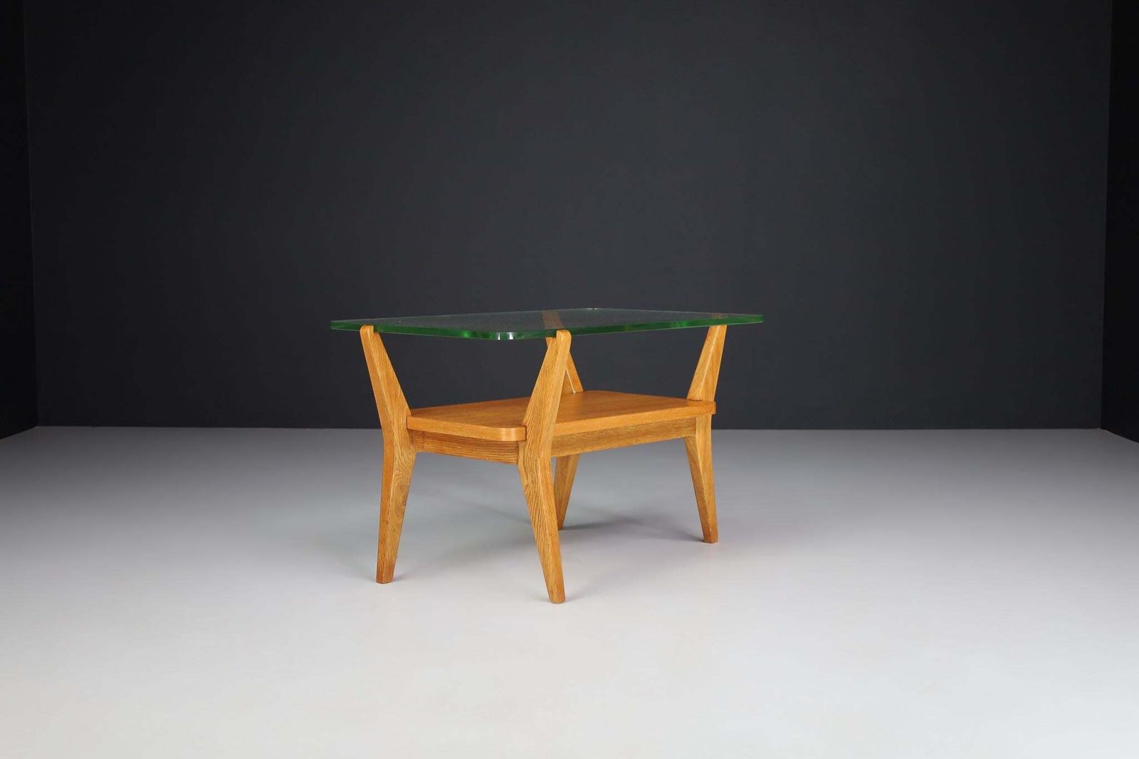 Mid Century Modern Ash Wood And Glass Coffee Table, Praque, 1950s photo vintage