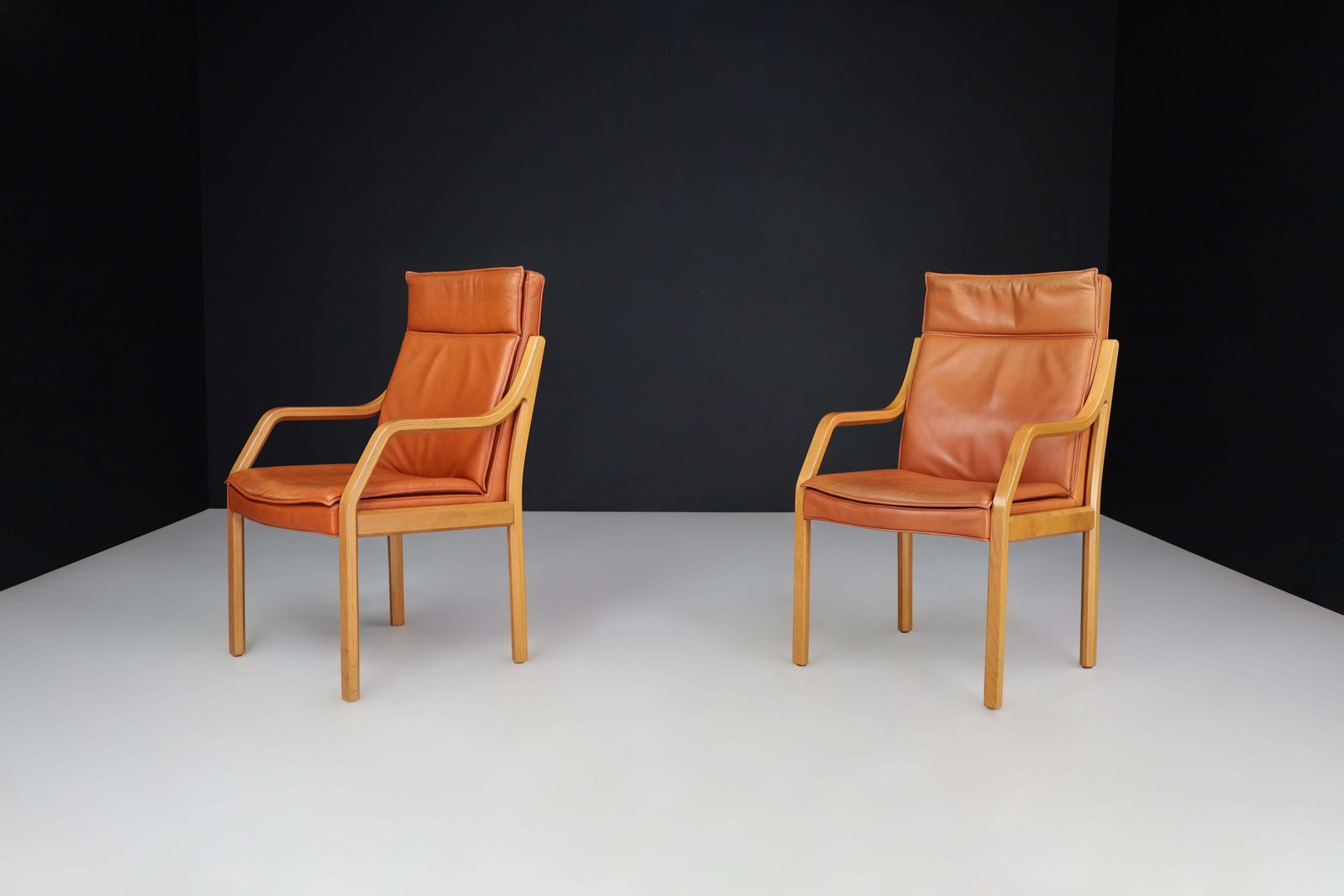 photo buy Walter Knoll Set Of 16 Dining Room Chairs In Bentwood And Leather, Germany 1970s