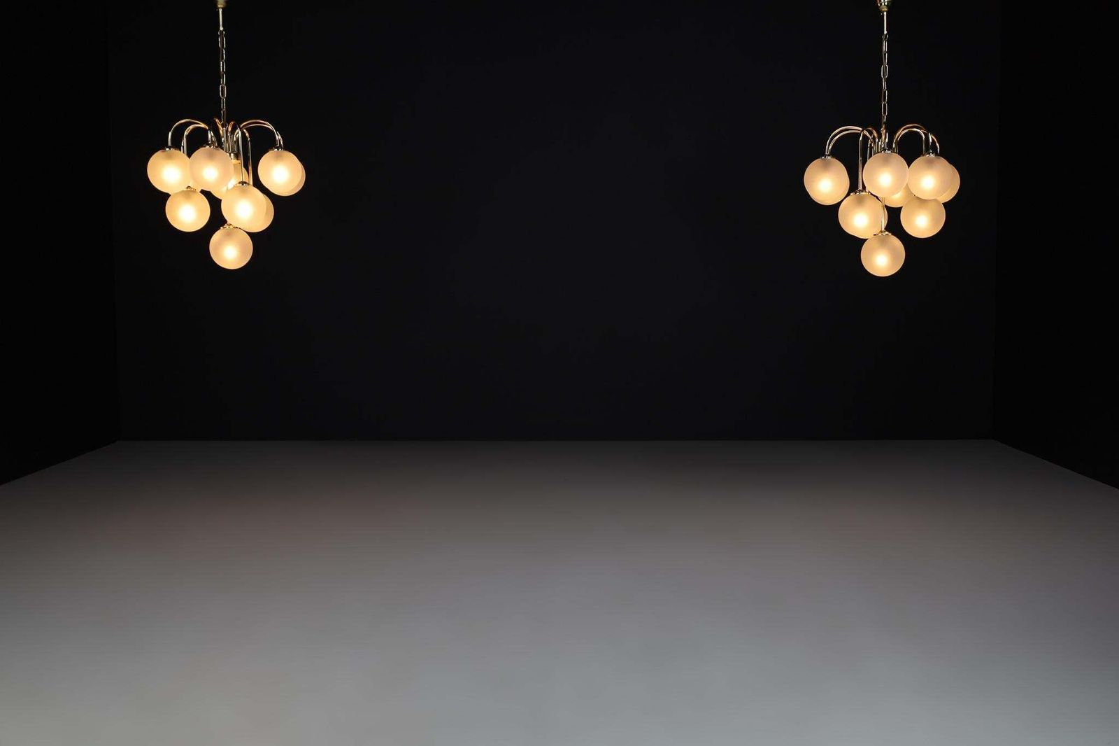 Chandelier In Frosted Hand Blown Glass Globes & Brass, Italy, 1970s photo 1557.0
