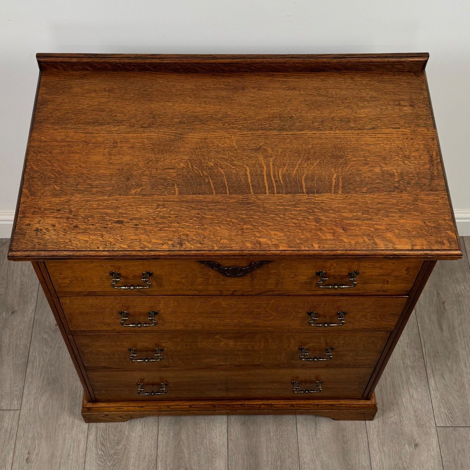 photo furniture Antique 20th Century Fine Quality Chest Of Drawers In Oak