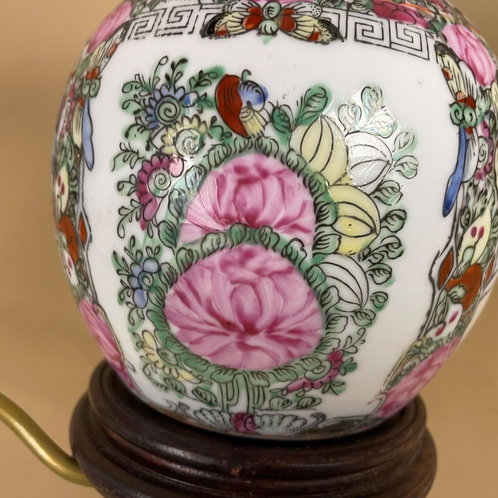 Oriental Ceramic Lamp Light Bedside Table Hand Painted Design Pattern Wood Base Chinese Vase Antique Brass Vintage Ginger Jar White photo buy