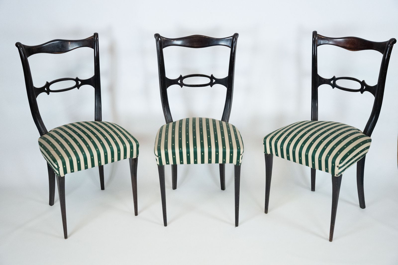photo vinterior Mid Century Set Of Six Dining Chairs Attributed To Paolo Buffa. Italy 1950s