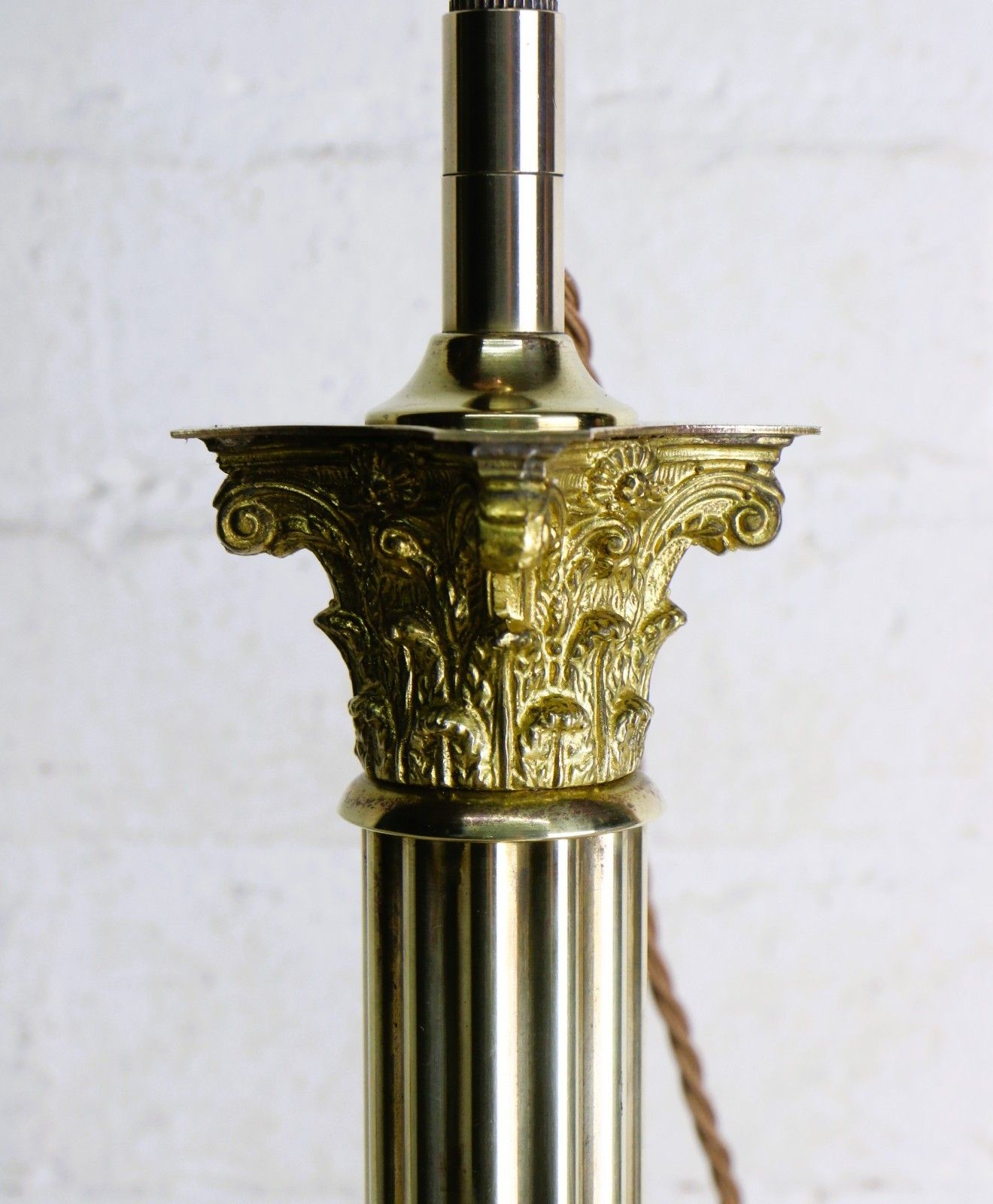 Table Lamp Corinthian Column Early 20th C. Brass Oil Lamp Conversion Round Base photo vinterior