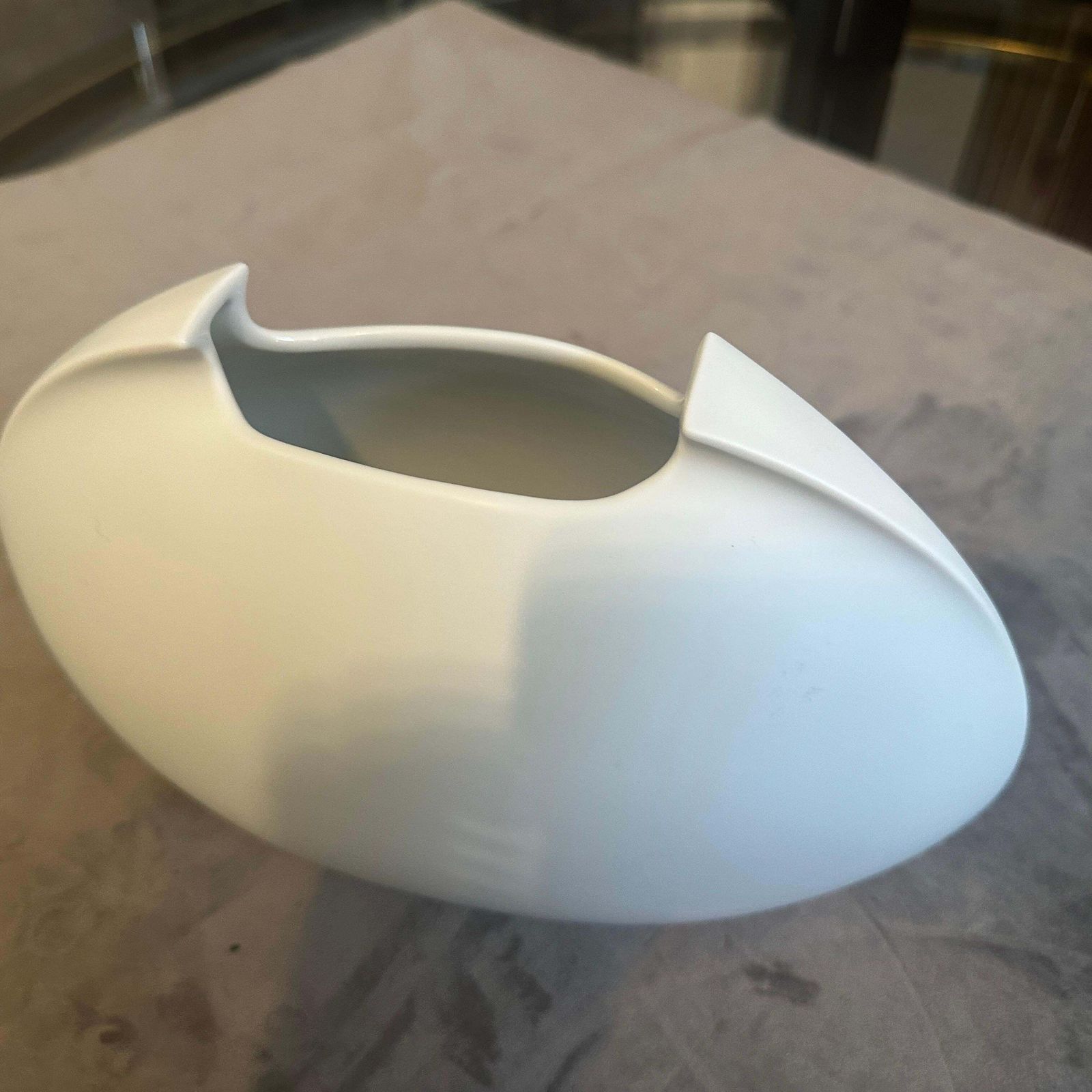 1990s Minimalist White Porcelain Tasca Vase By Lino Sabattini For Rosenthal photo vinterior