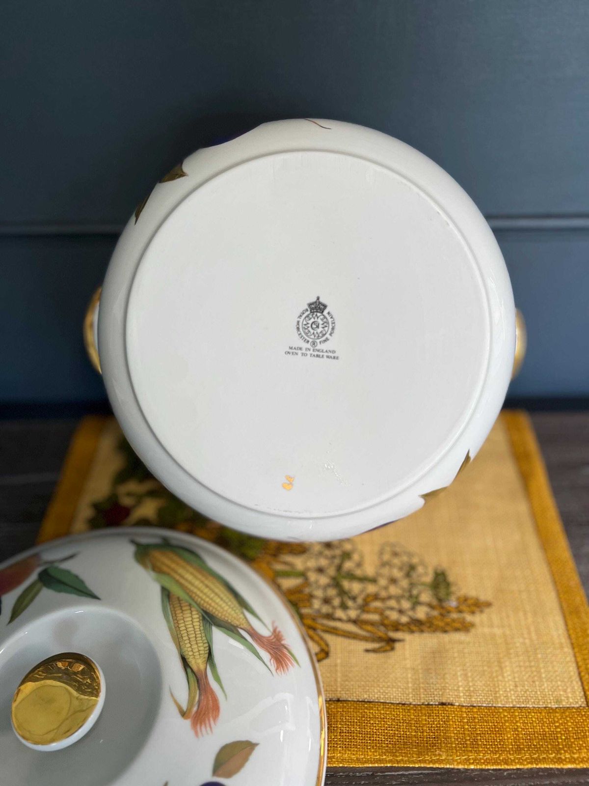 Royal Worcester Gold Collection Casserole Dish With Lid. photo Home Decor