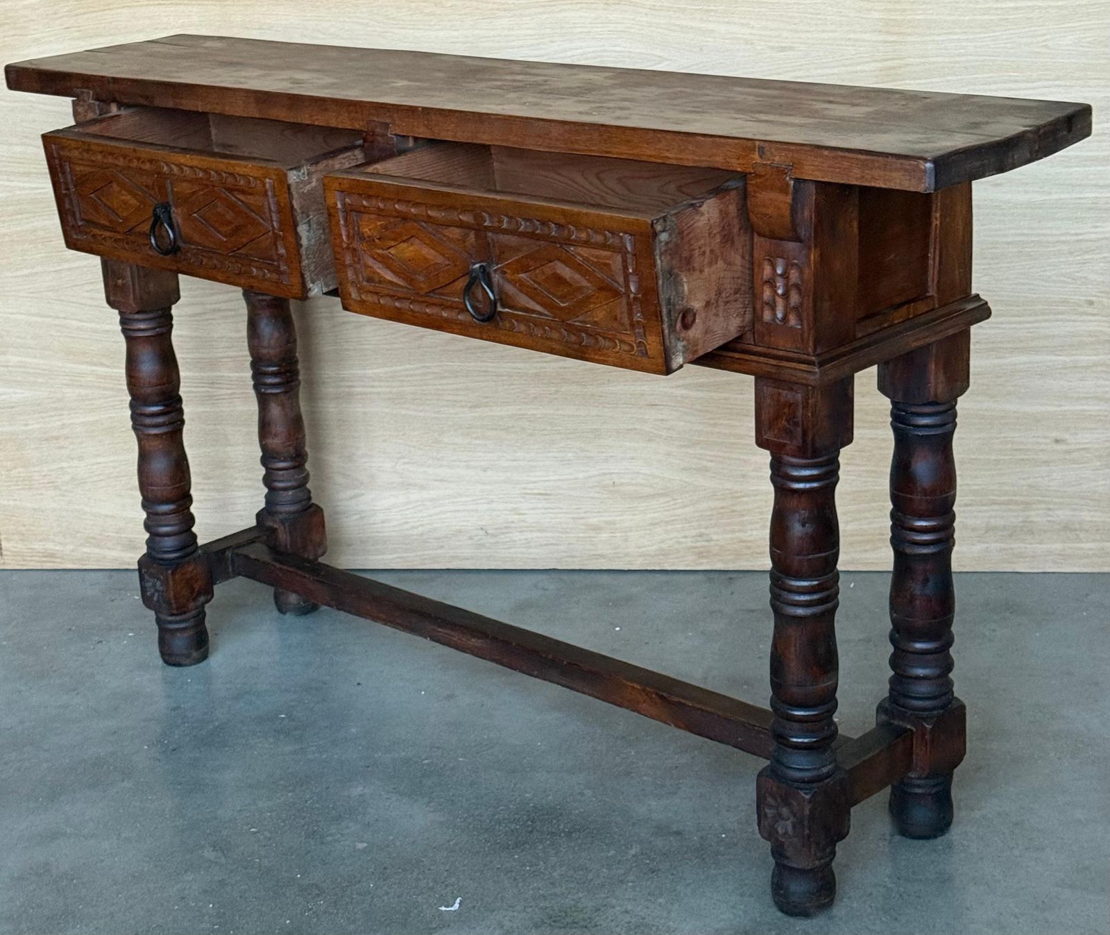 Console espagnole du début du XXe siècle, 2 tiroirs, pieds tournés photo buy