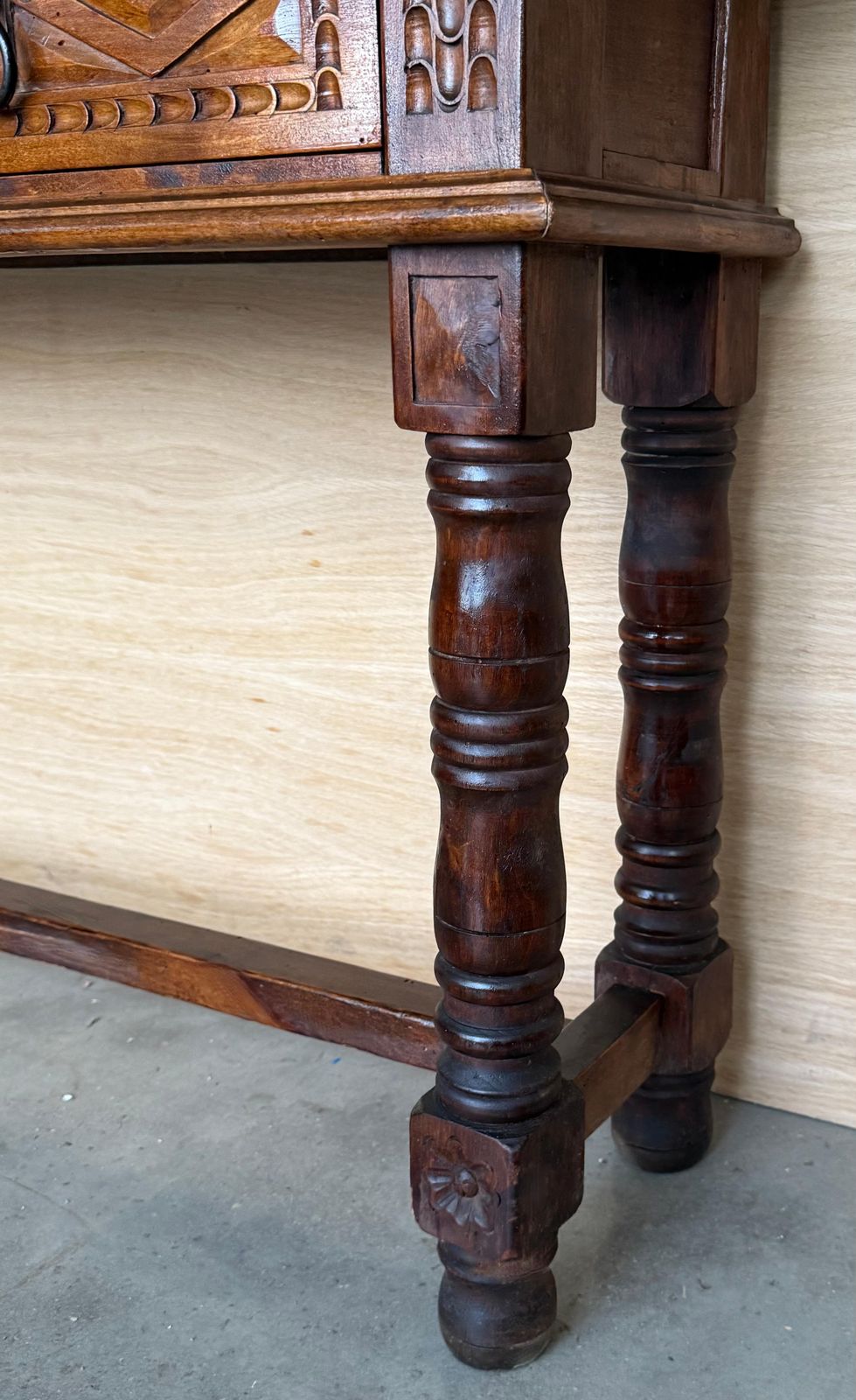 3285.0 Console espagnole du début du XXe siècle, 2 tiroirs, pieds tournés photo