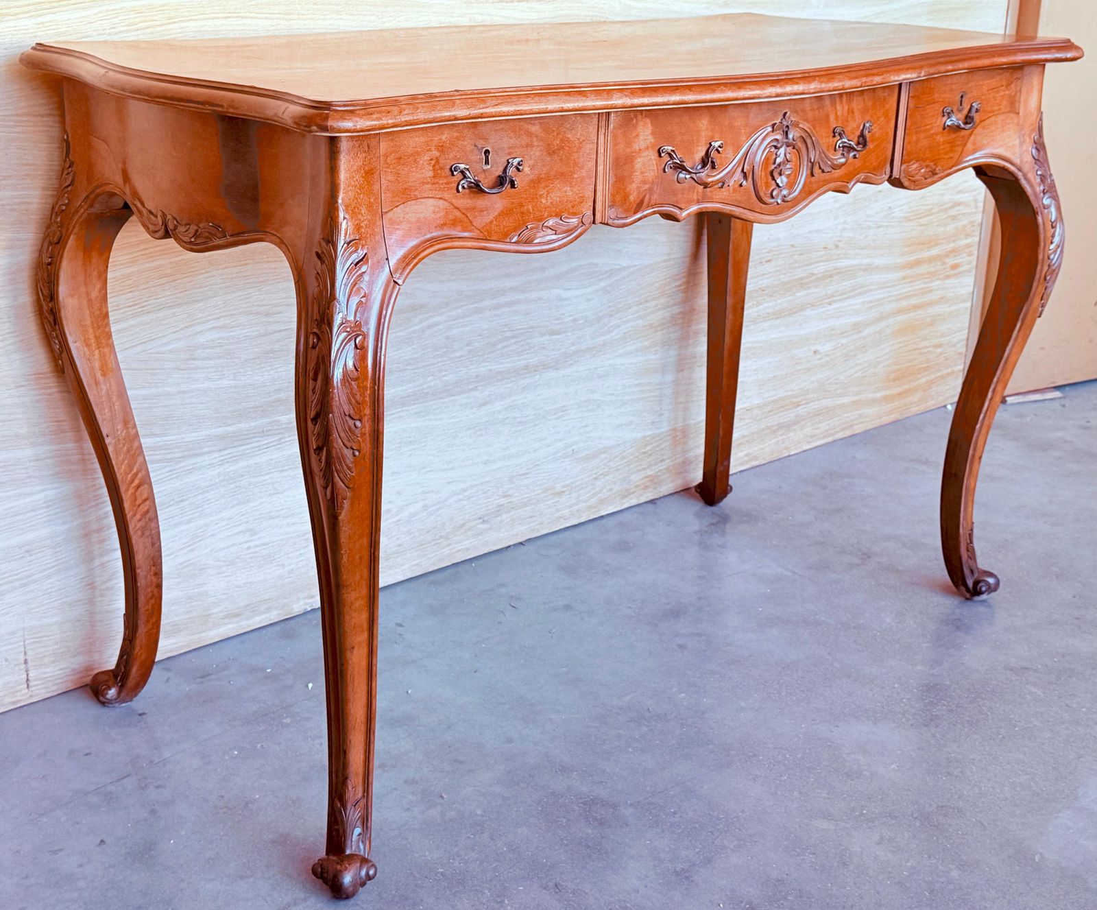 Bureau en bois de style Louis XV, France, XXe siècle, 1920 photo buy