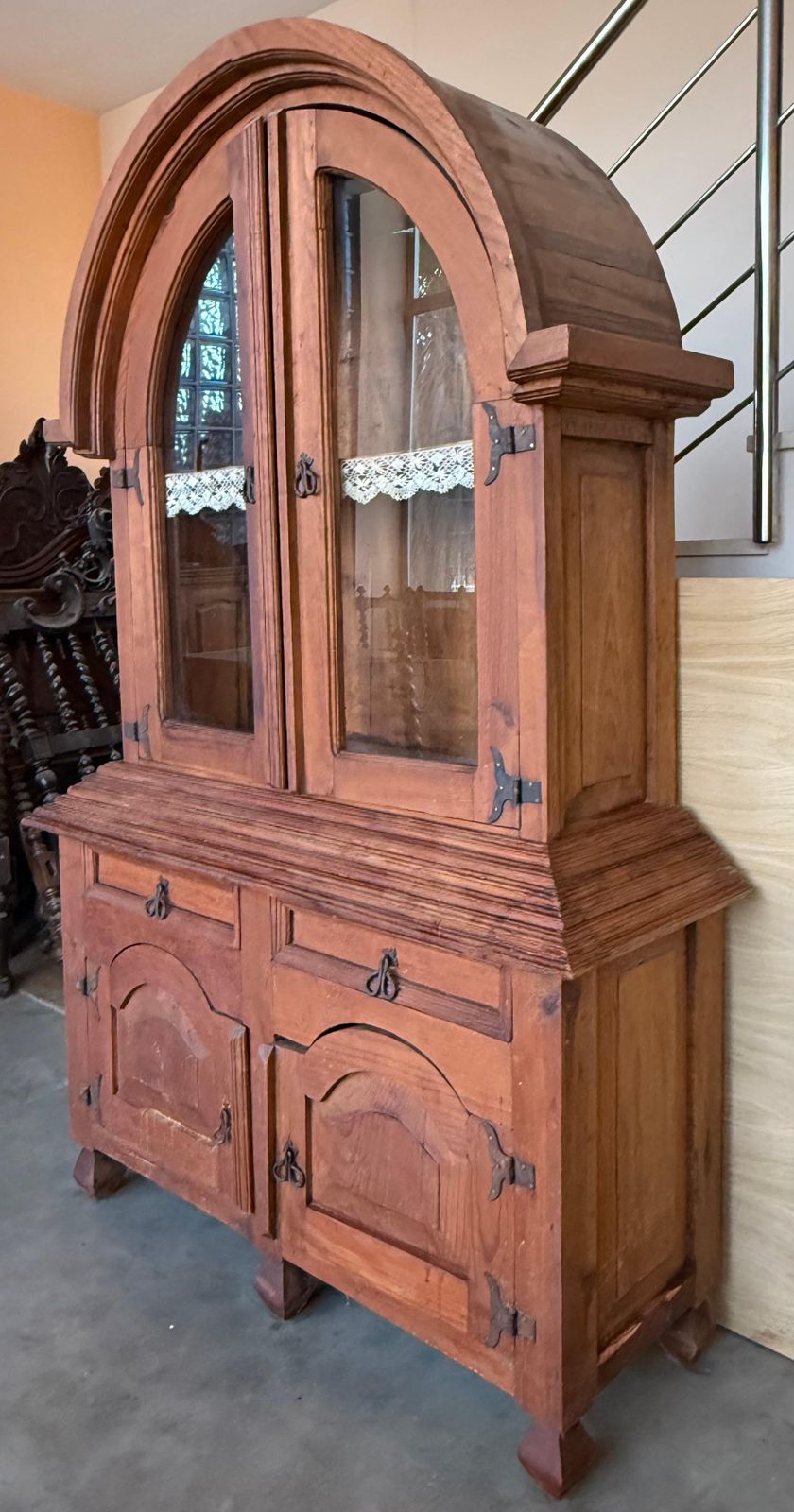 Armoire ou cabinet rustique du début du XXe siècle en chêne massif à façade vitrée photo 4158.0