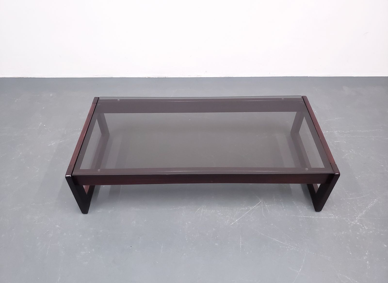 Percival Lafer – Model Mp 97 Rosewood & Smoked Glass Coffee Table, Brazil, 1970s photo vintage