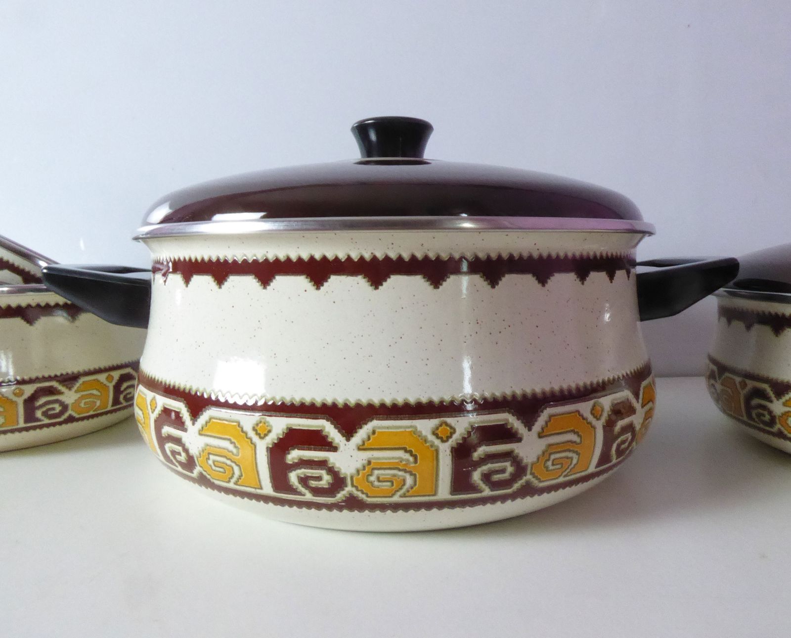 Retro Enamel Saucepan Set, French Casserole, Skillet And Three Saucepans photo buy